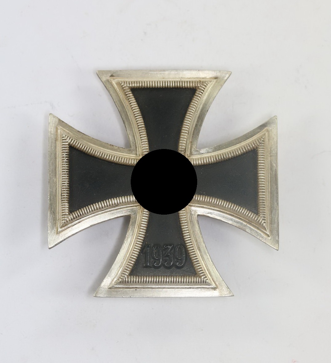 Eisernes Kreuz 1. Klasse 1939, Doppel-Hersteller L16 und 4 (Steinhauer & Lück, Lüdenscheid) (1) Eisernes Kreuz 1. Klasse 1939, Doppel-Hersteller L/16 und 4 (Steinhauer & Lück, Lüdenscheid) – Bild 1