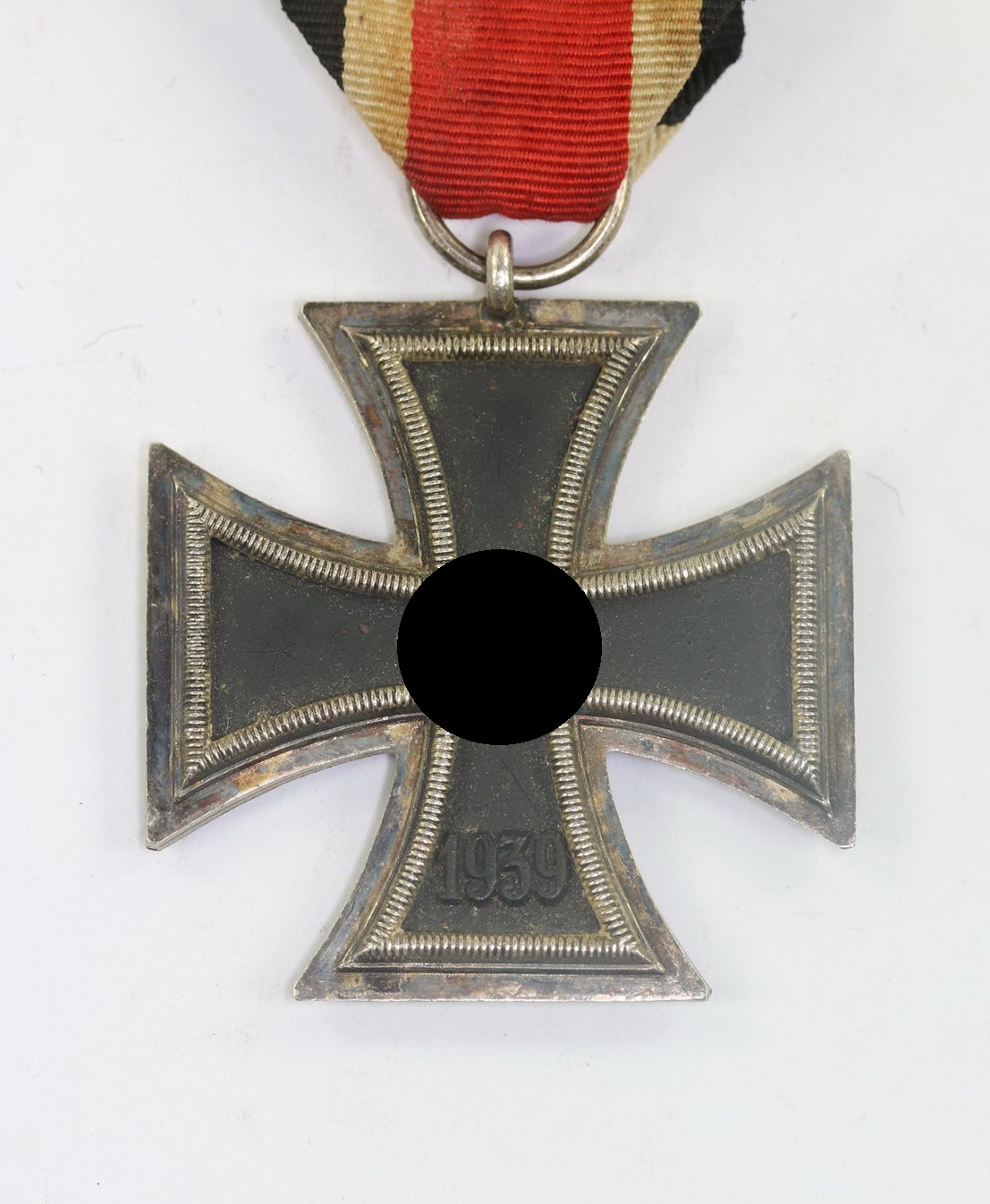 Eisernes Kreuz 2. Klasse 1939, Arbeitsgemeinschaft der Hanauer Plakettenhersteller, Hanau (überbreit) (1) Eisernes Kreuz 2. Klasse 1939, Arbeitsgemeinschaft der Hanauer Plakettenhersteller, Hanau (überbreit) – Bild 1