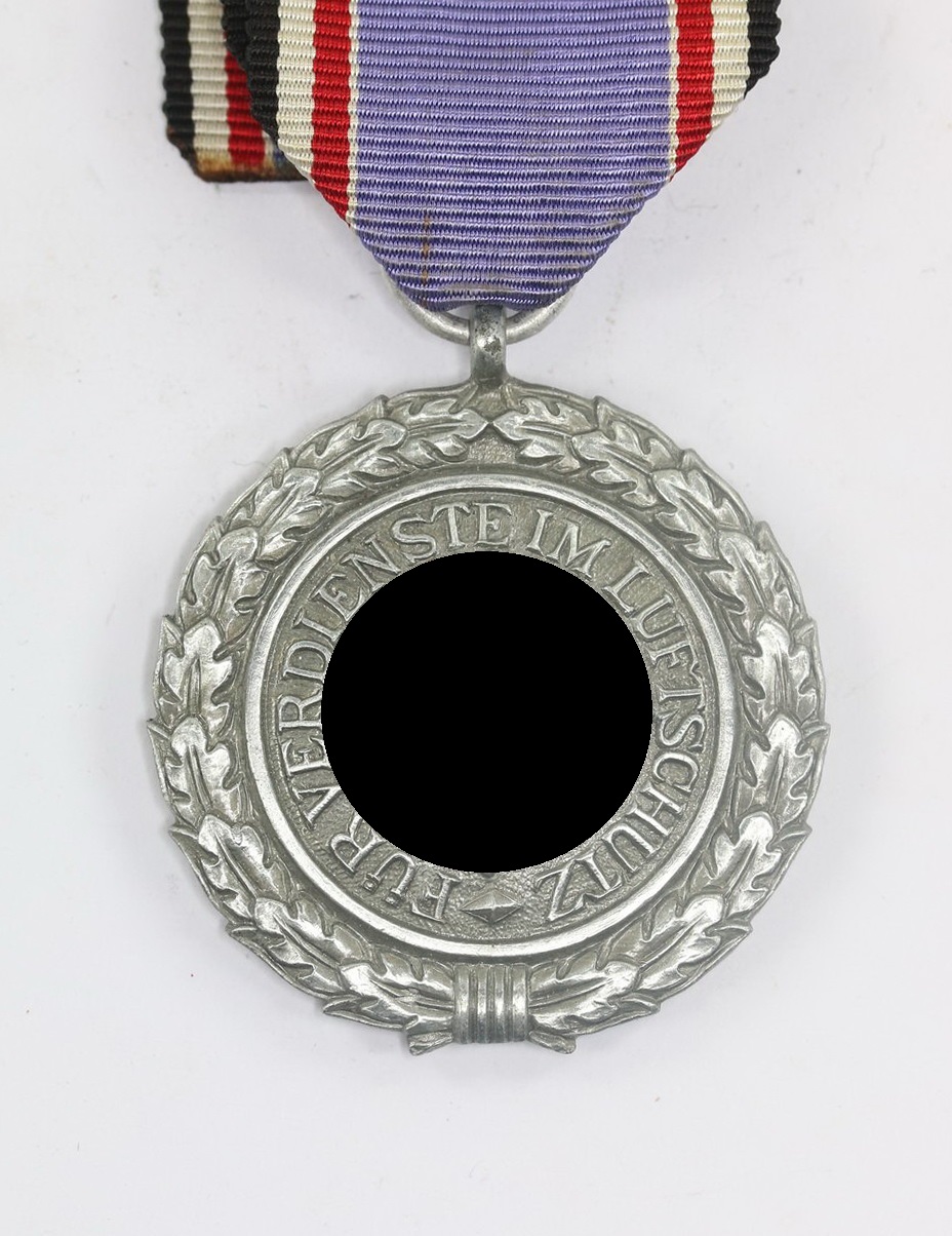 Luftschutzehrenzeichen 2. Stufe, Hst. 10 (Förster & Barth, Pforzheim) (1) Luftschutzehrenzeichen 2. Stufe, Hst. 10 (Förster & Barth, Pforzheim) – Bild 1