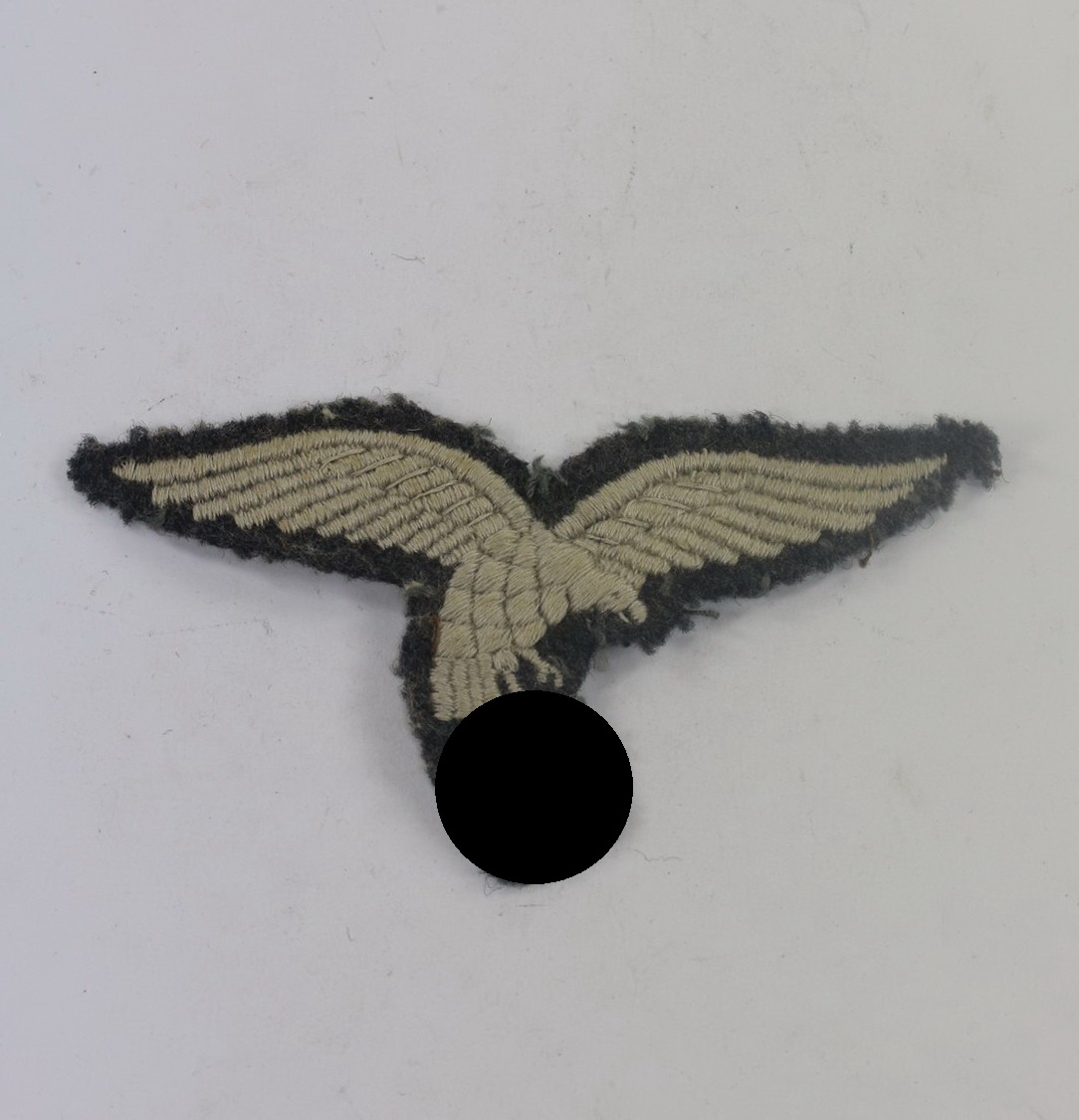 Luftwaffe, Brustadler 1. Form für Mannschaften und Unteroffiziere (1) Luftwaffe, Brustadler 1. Form für Mannschaften und Unteroffiziere – Bild 1