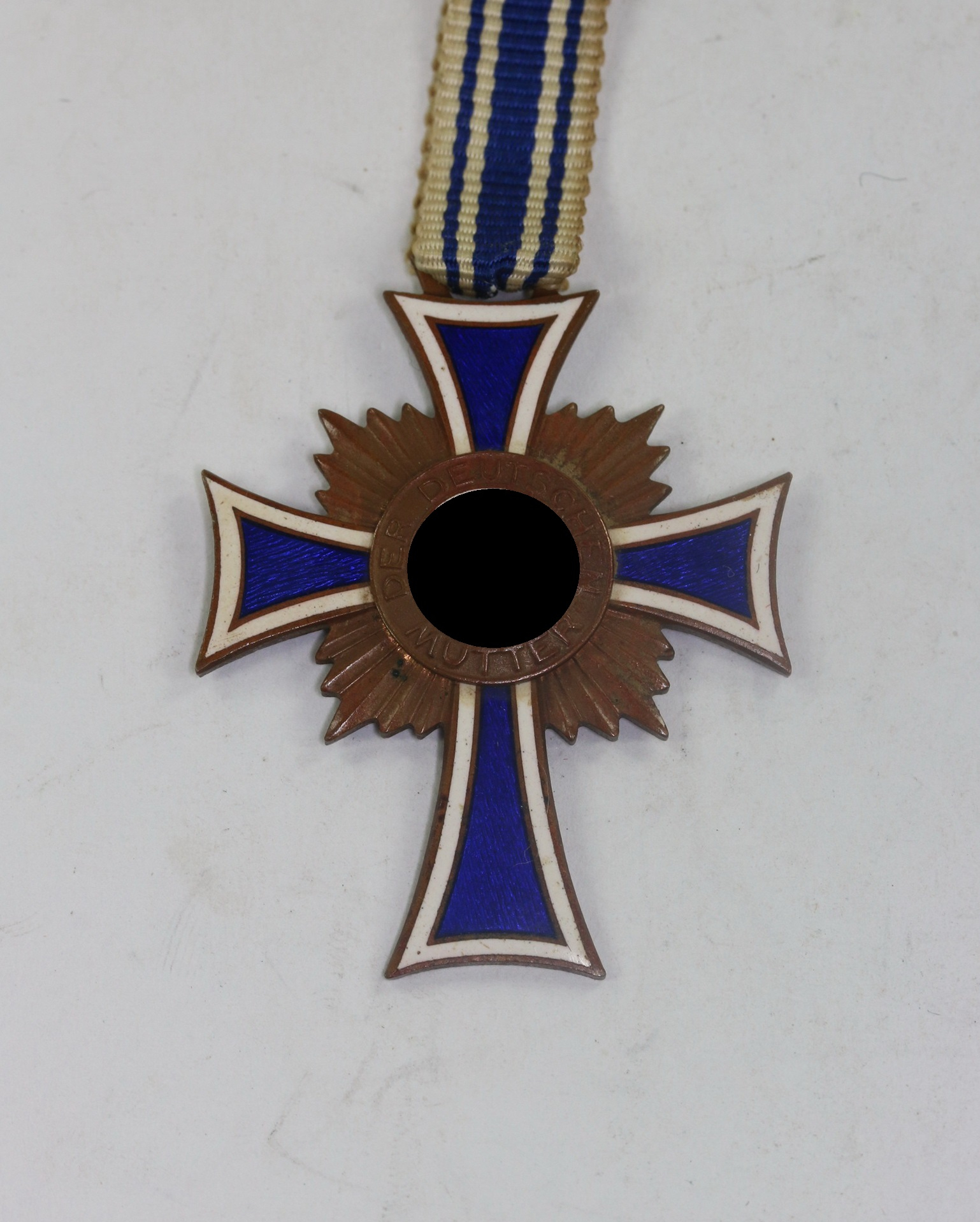 3 Mutterkreuz in Bronze, 16. Dezmber 1938 - Der Deutschen Muttert – Bild 1