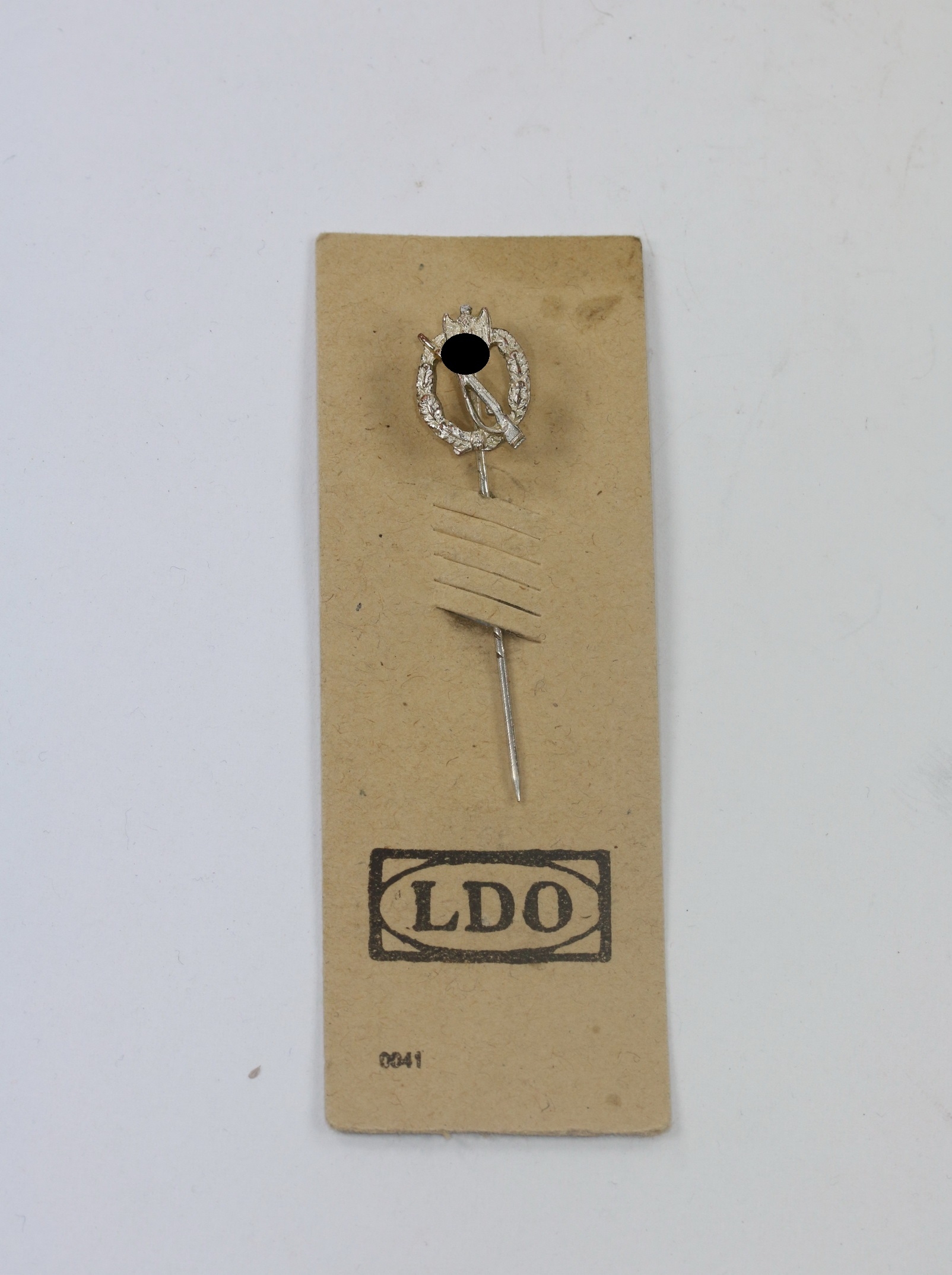 16 MM Miniatur Infanterie Sturmabzeichen in Silber, Cupal (!), auf LDO Karte – Bild 1