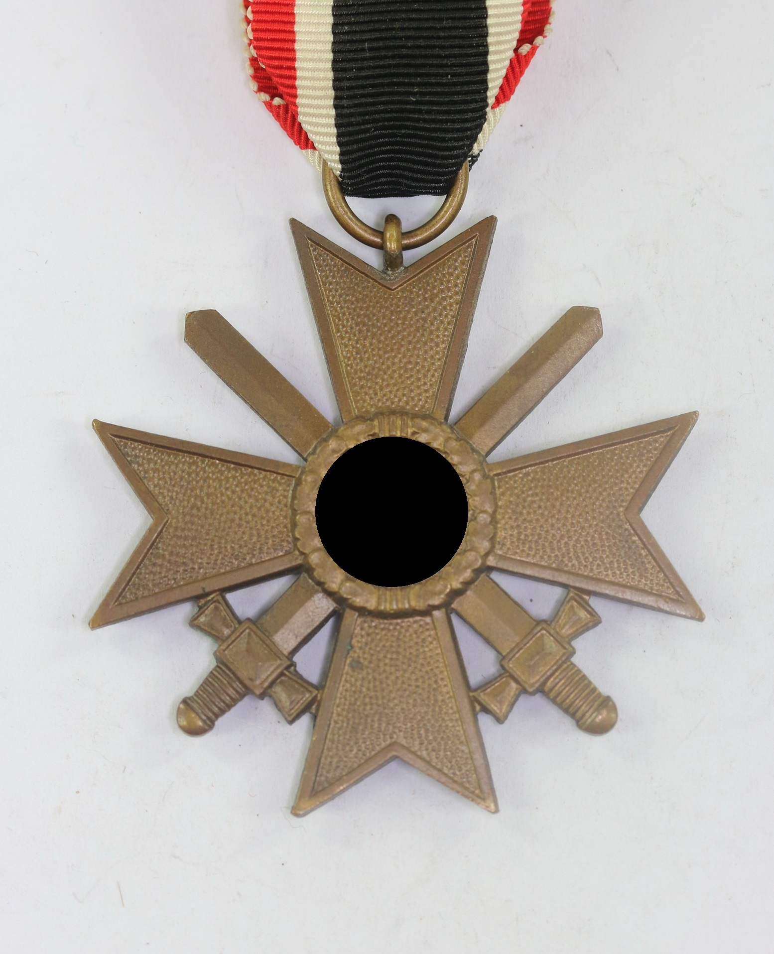 3 Kriegsverdienstkreuz 2. Klasse mit Schwertern, ohne Hersteller (Buntmetall) – Bild 1