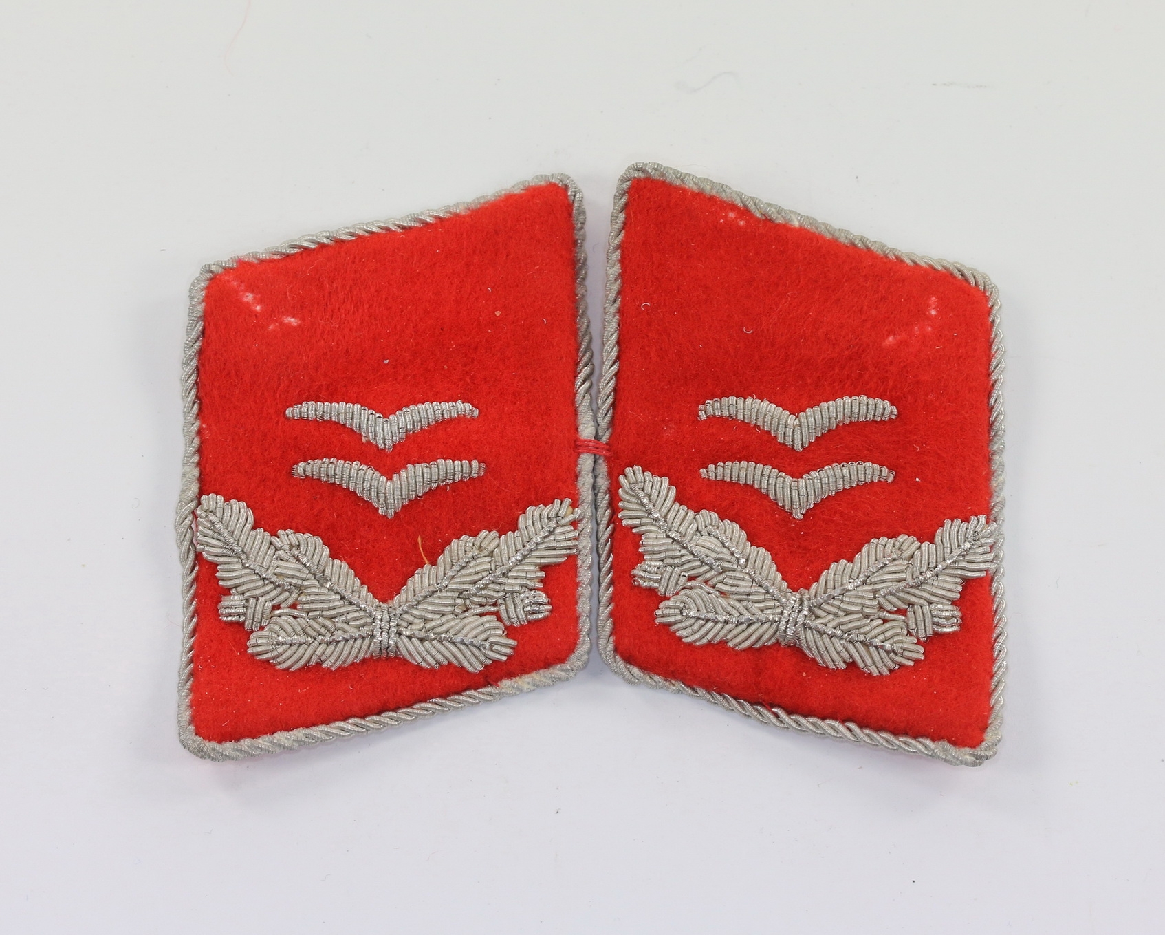 Luftwaffe, Paar Kragenspiegel für einen Oberleutnant der Flakartillerie – Bild 1