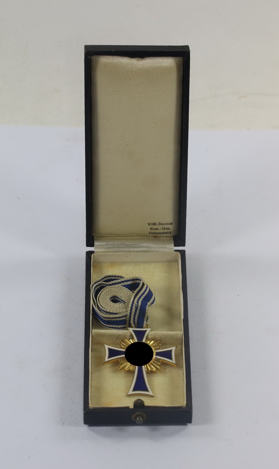 Mutterkreuz in Gold, im Etui Wilh. Deumer Kom. Ges. Lüdenscheid (1) Mutterkreuz in Gold, im Etui Wilh. Deumer Kom. Ges. Lüdenscheid – Bild 1