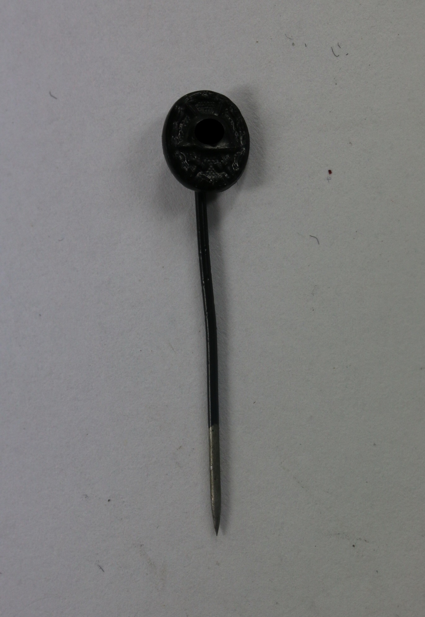  9 MM Miniatur Verwundetenabzeichen in Schwarz 1939, Hst. L/57 (Boerger & Co., Berlin) – Bild 1