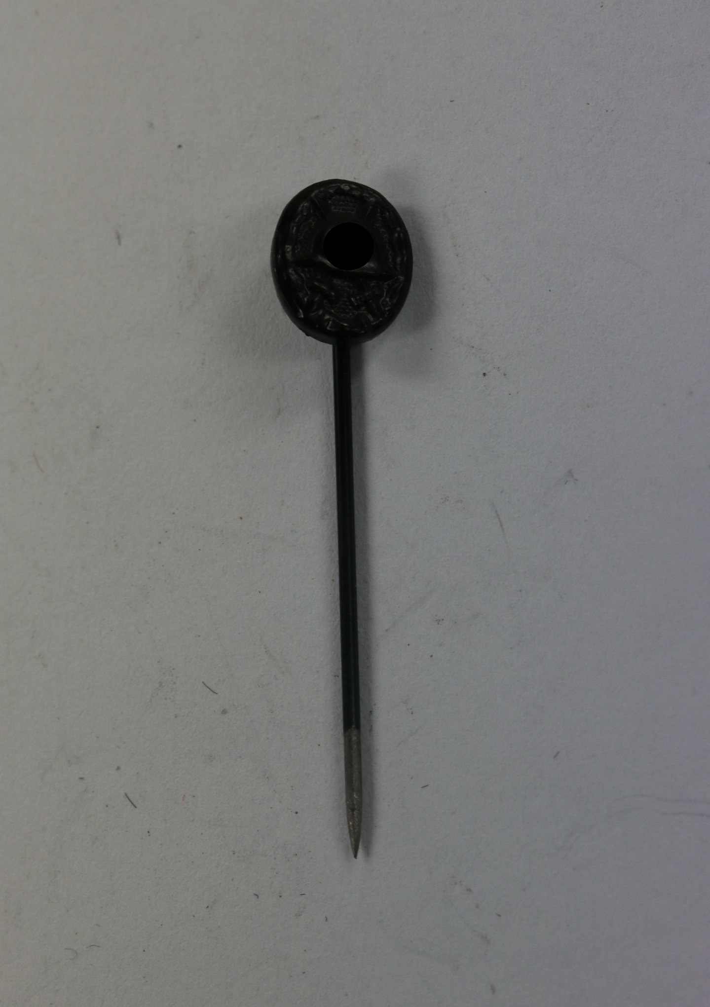 9 MM Miniatur Verwundetenabzeichen in Schwarz 1939, Hst. L/57 (Boerger & Co., Berlin) – Bild 1