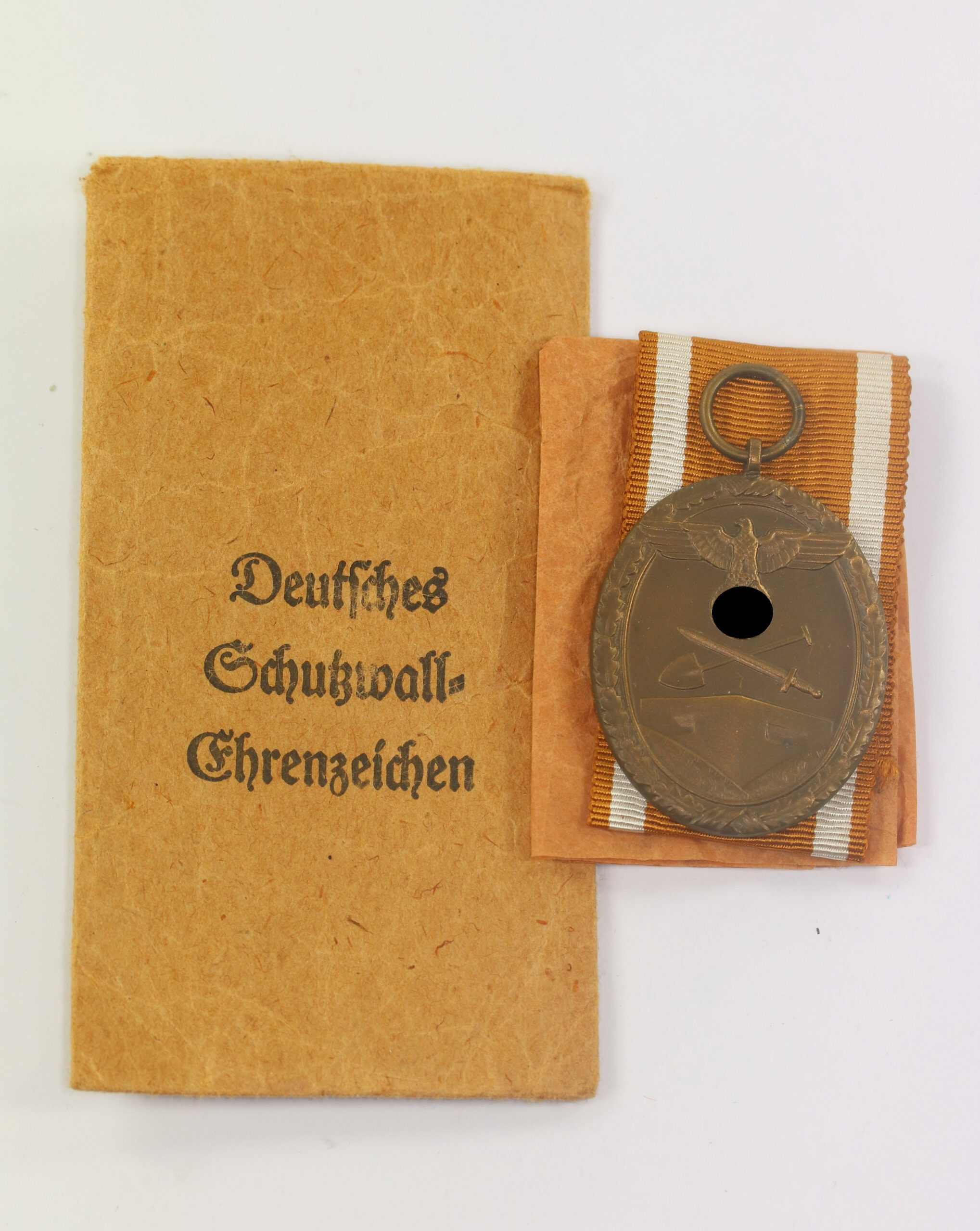  Deutsches Schutzwall-Ehrenzeichen, in Verleihungstüte Hermann Wernstein Jena-Löbstedt – Bild 1