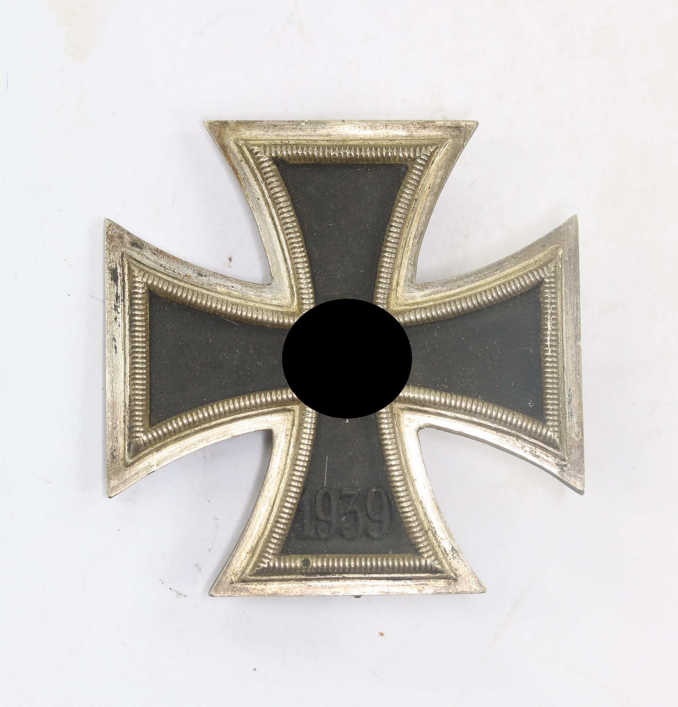  Eisernes Kreuz 1. Klasse 1939, Hst. L/11 auf der Nadel(!) (Wilhelm Deumer, Lüdenscheid) – Bild 1