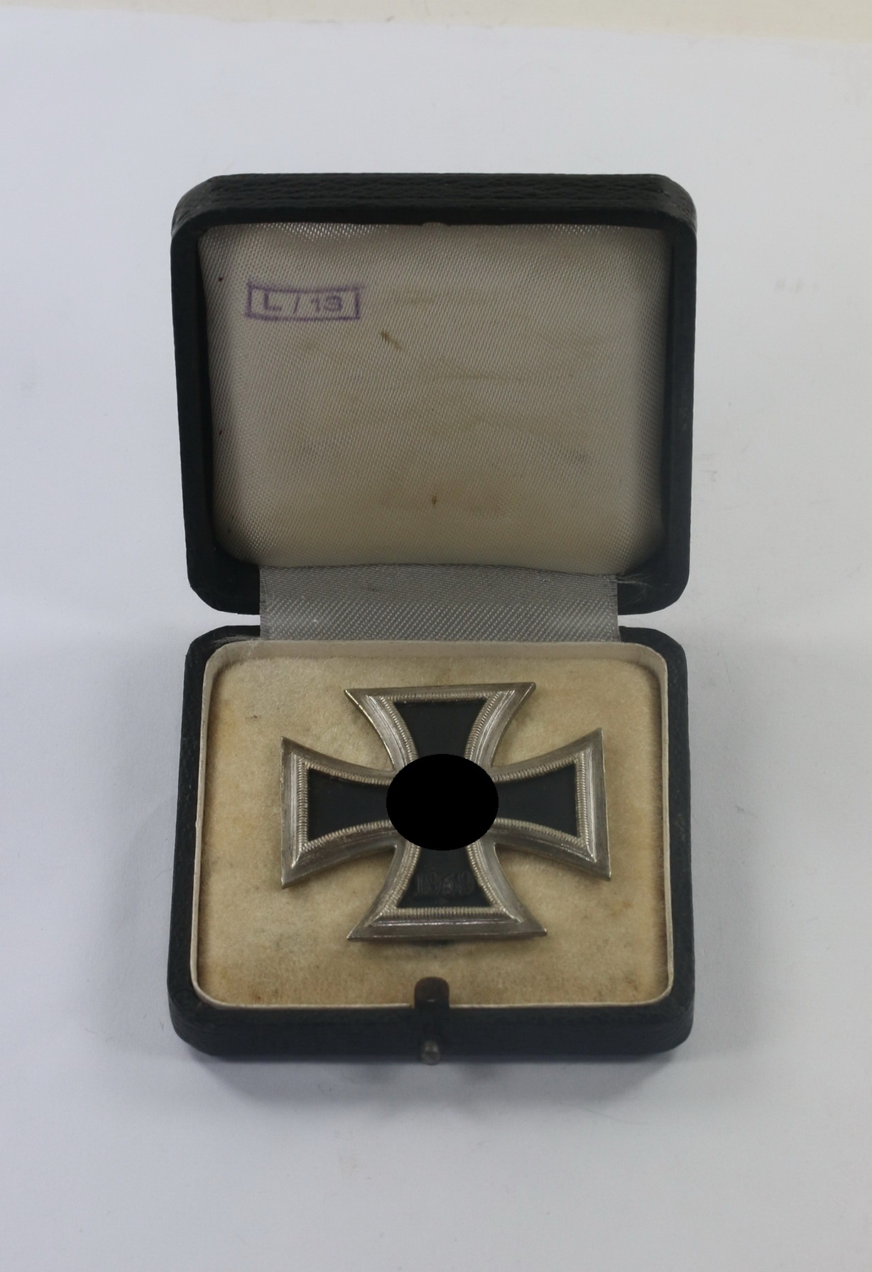  Eisernes Kreuz 1. Klasse 1939, Hst. L/13, im LDO Etui 1. Form, L/13 (Paul Meybauer, Berlin) – Bild 1