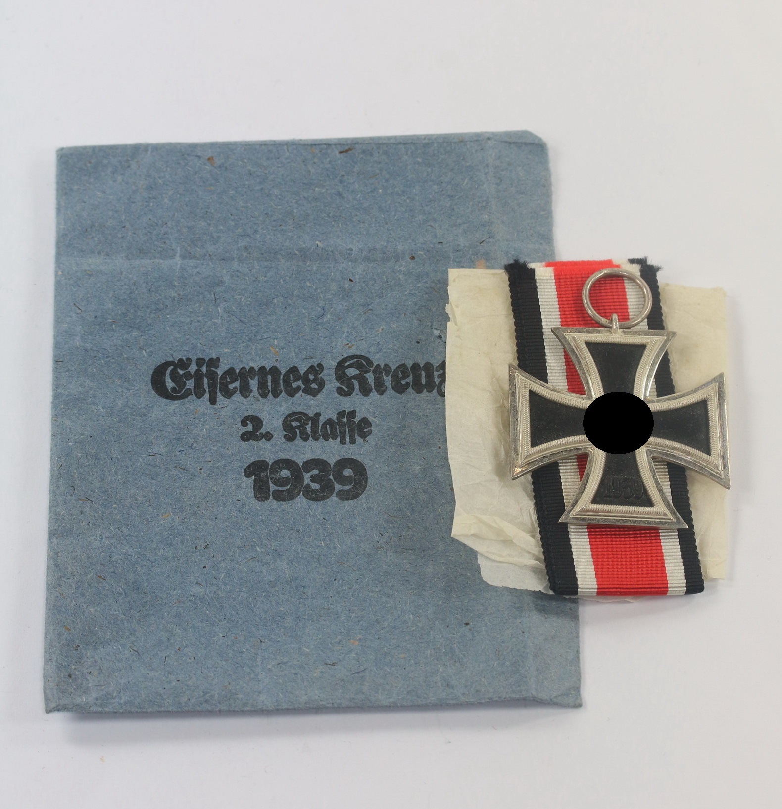  Eisernes Kreuz 2. Klasse 1939, Hst. 4, in Verleihungstüte Steinhauer & Lück Lüdenscheid – Bild 1