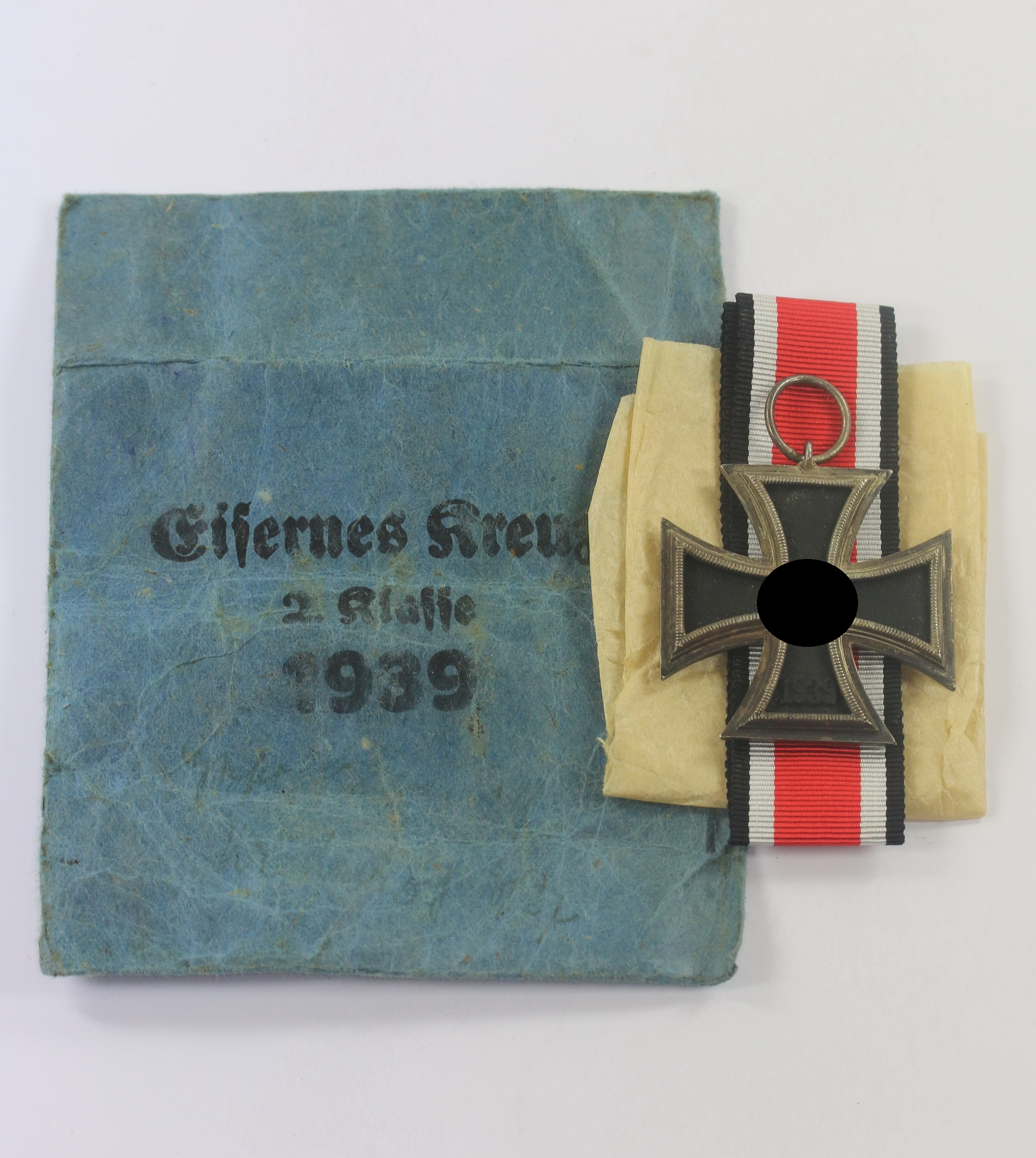  Eisernes Kreuz 2. Klasse 1939, Variante mit der runden "3", Deschler, in Verleihungstüte Deschler & Sohn München – Bild 1