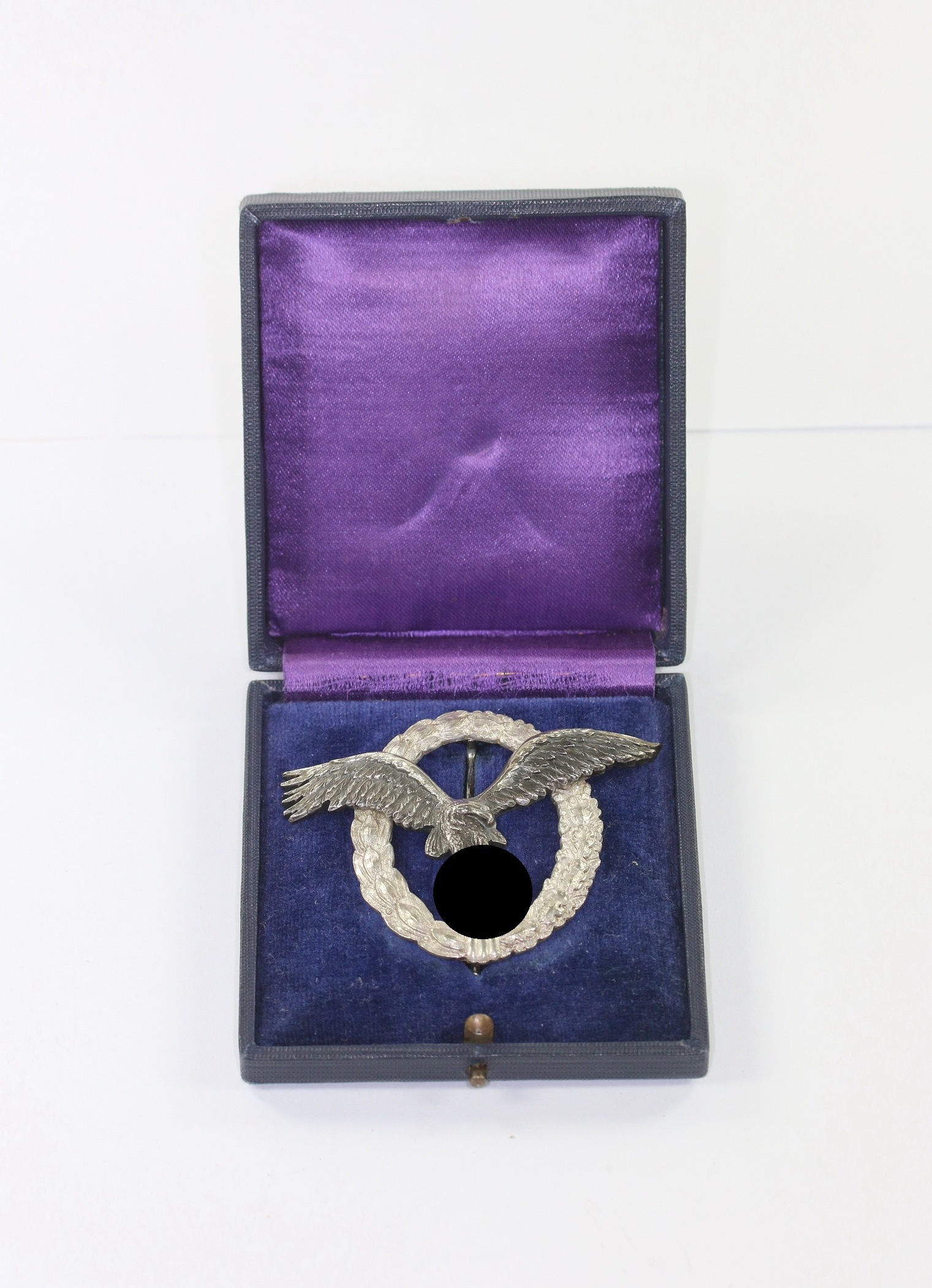  Flugzeugführerabzeichen der Luftwaffe, Hst. Juncker Berlin S.W. (J.1) ohne Ausschnitt (!), im Etui – Bild 1