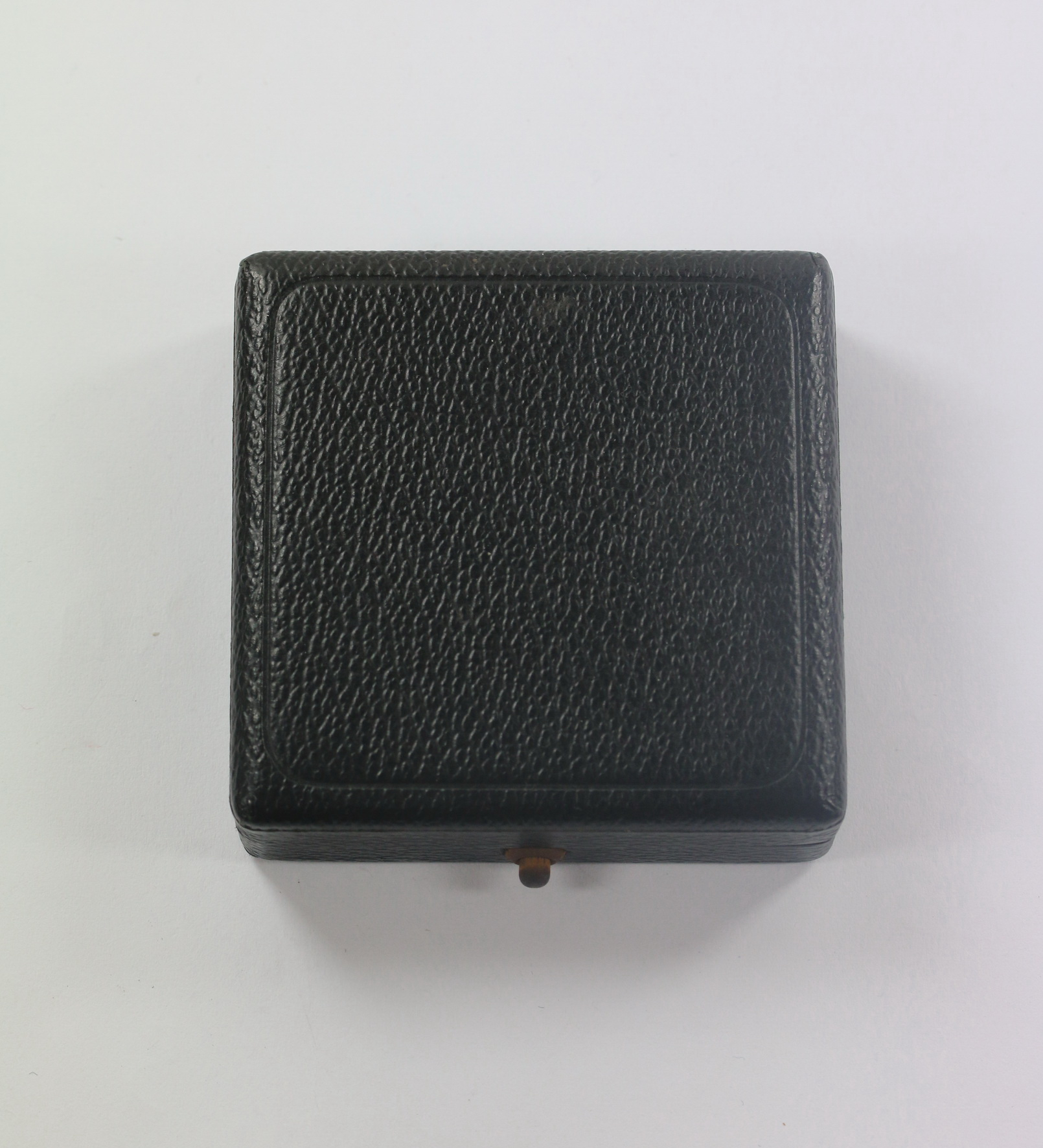  LDO Etui Eisernes Kreuz 1. Klasse 1939 an Schraubscheibe – Bild 1