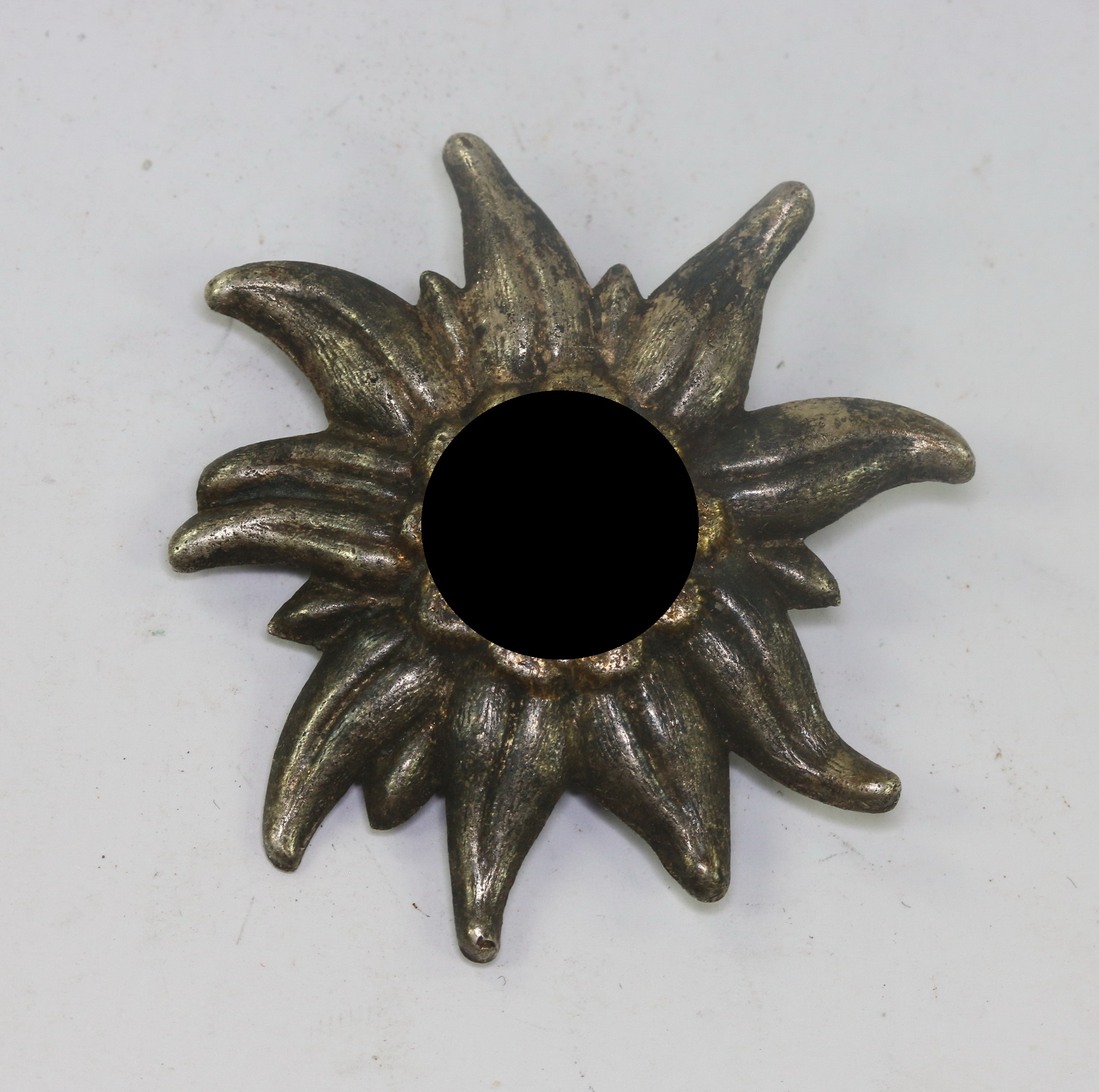  Mützenabzeichen Edelweiß, S.A. Gruppe Hochland RZM M1/ 3 (Max Kremhelmer, München) – Bild 1