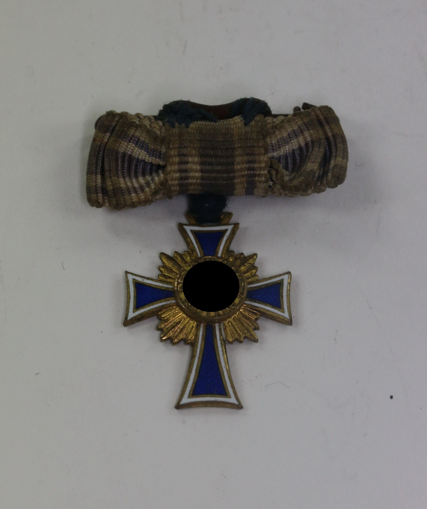  Miniatur Mutterkreuz in Gold an Schleife, Hst. L/14 (Friedrich Orth, Wien) – Bild 1