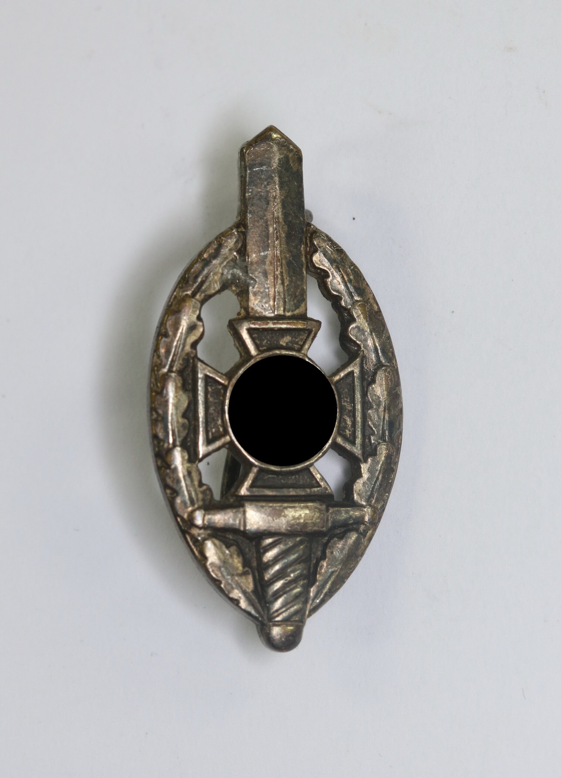  Nationalsozialistische Kriegsopferversorgung (NSKOV), Mitgliedsabzeichen, Hst. RZM M1/52 (Deschler & Sohn, München) – Bild 1