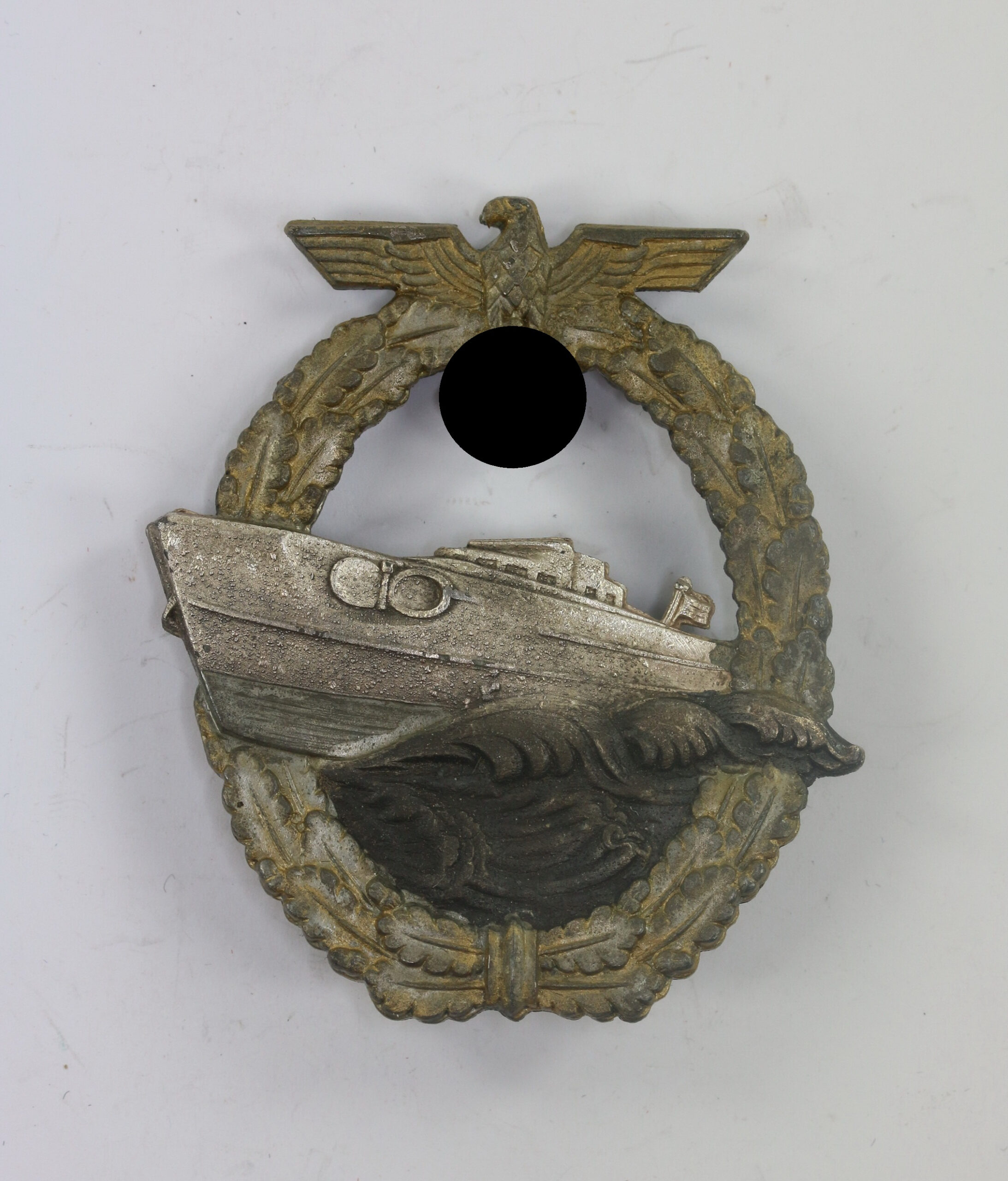 _schnellboot_kriegsabzeichen_2 Schnellboot Kriegsabzeichen 2. Form, Hst. Schwerin Berlin und FEC. W.E. Peekhaus Berlin – Bild 1