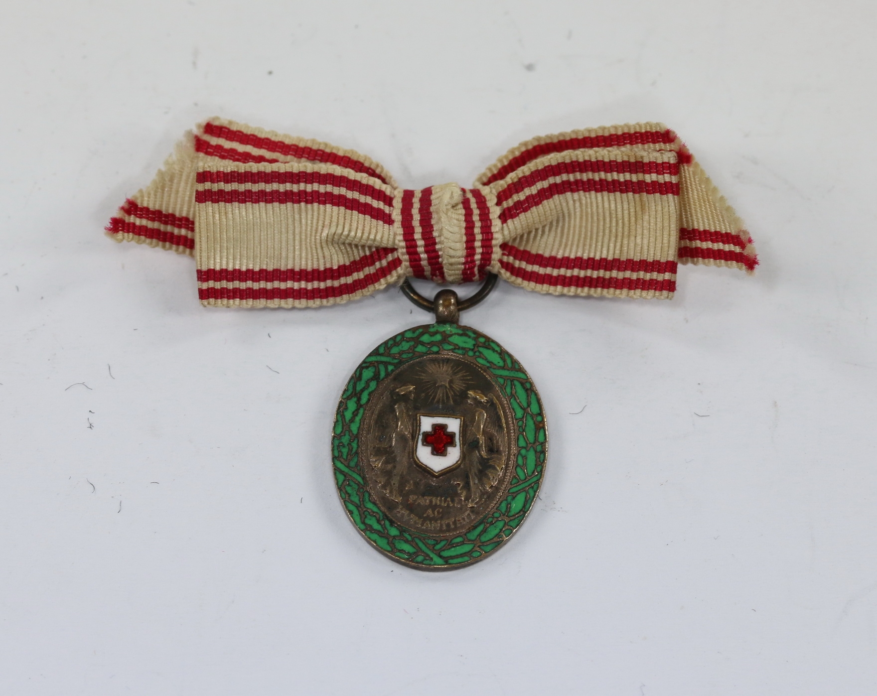 _sterreich_16_mm_miniatur_silberne_ehrenmedaille_vom_roten_kreuz_1864__1914_1_ Österreich, 16 mm Miniatur Silberne Ehrenmedaille vom Roten Kreuz 1864 - 1914 – Bild 1