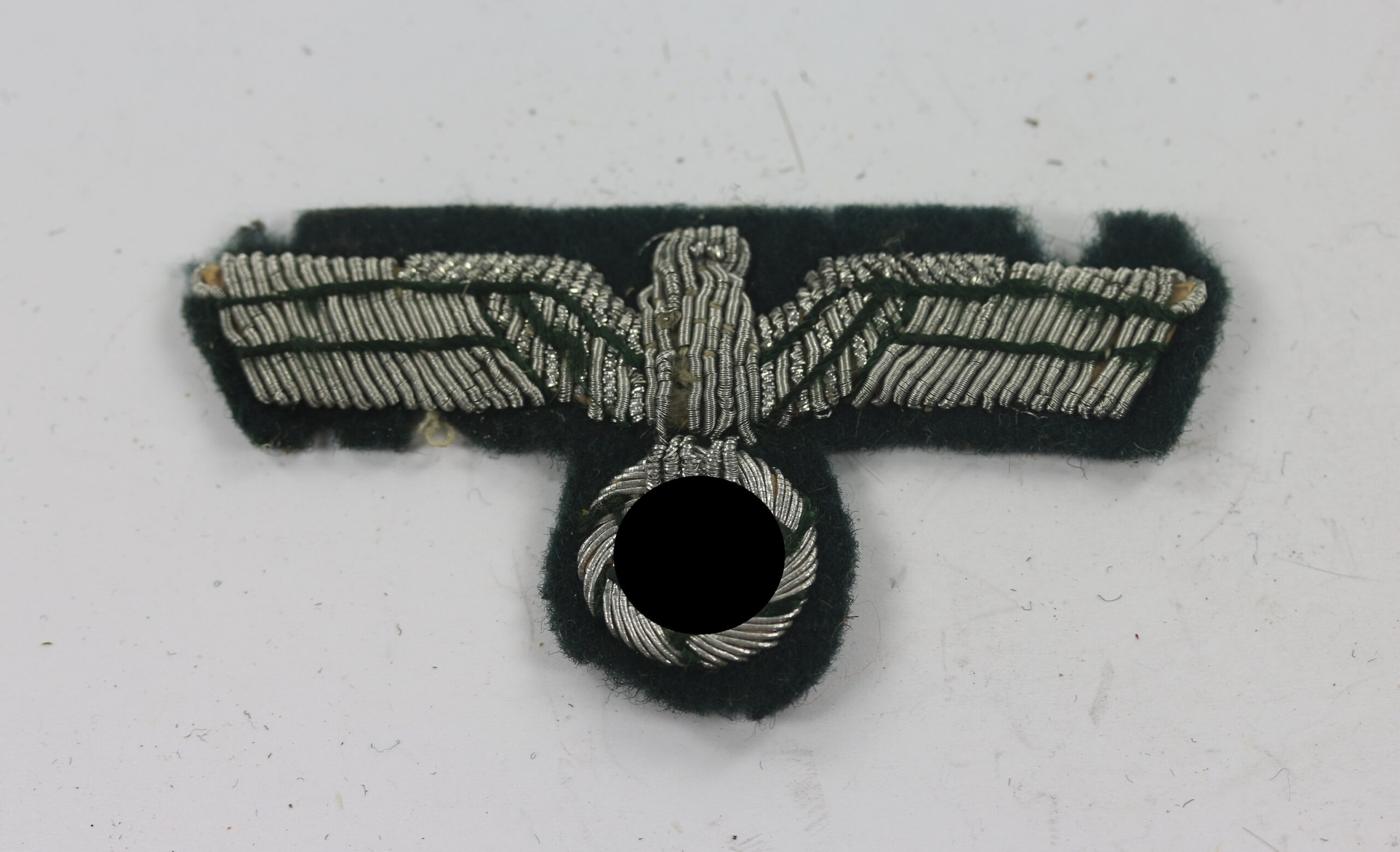  Wehrmacht Heer, Schirmmützenadler für Offiziere (handgestickt) – Bild 1