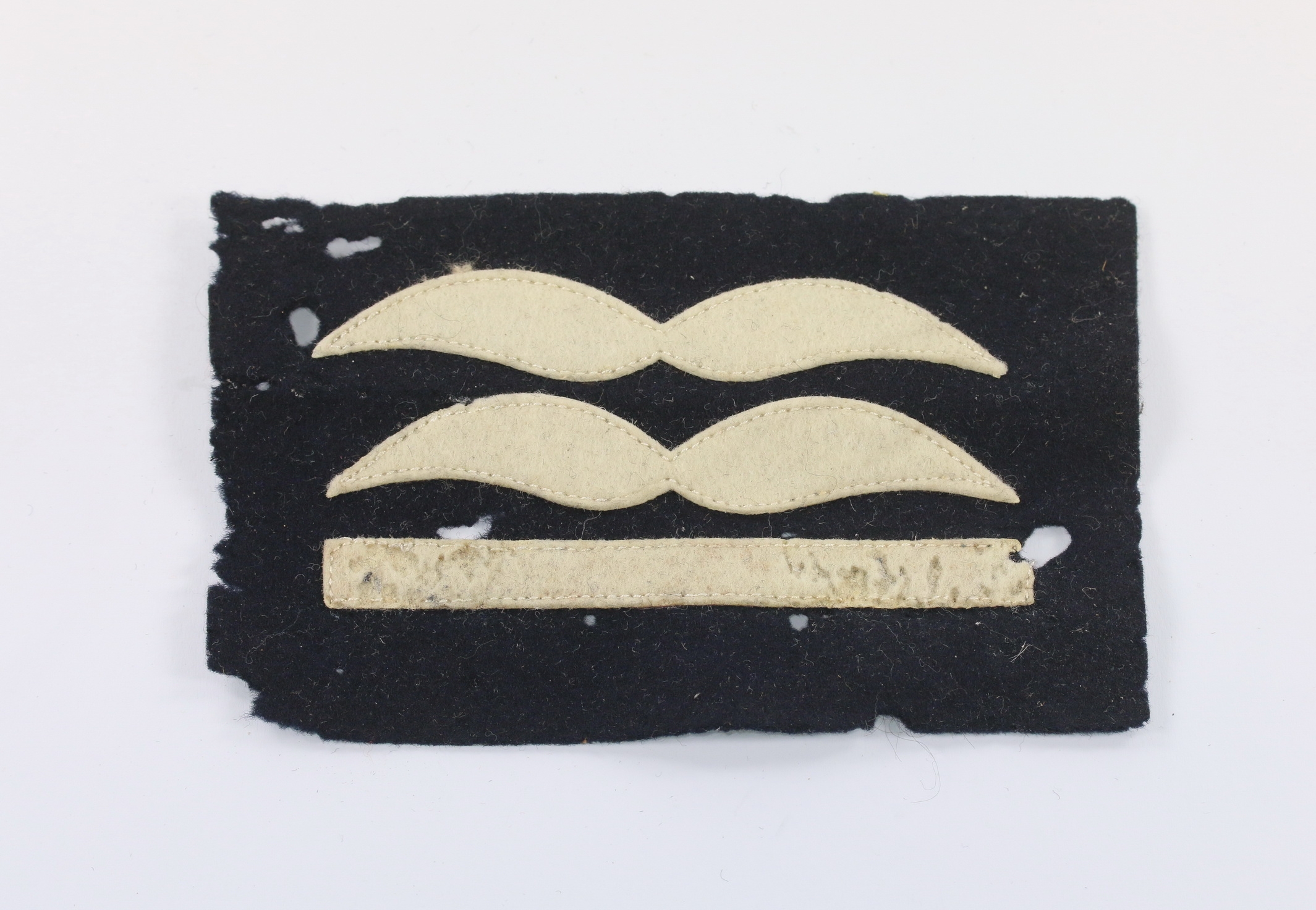 abzeichen_oberleutnant_der_luftwaffe_sonderbekleidung_1_ Luftwaffe, Rangabzeichen für den Fliegerschutzanzug für einen Oberleutnant – Bild 1