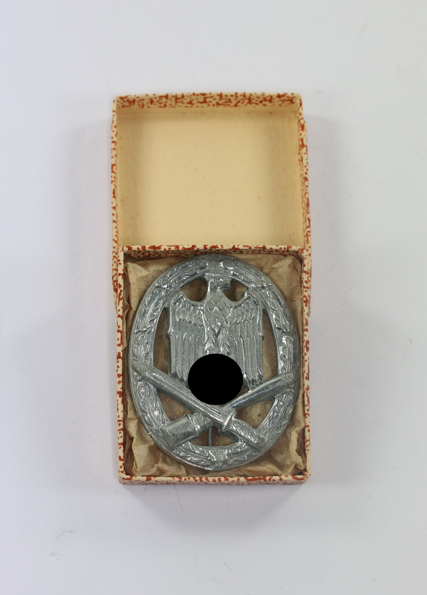 allgemeines_sturmabzeichen_rudolf_karneth_gablonz_in_verkaufsschachtel_1__3 Allgemeines Sturmabzeichen, Rudolf Karneth, Gablonz, in Verkaufsschachtel – Bild 1