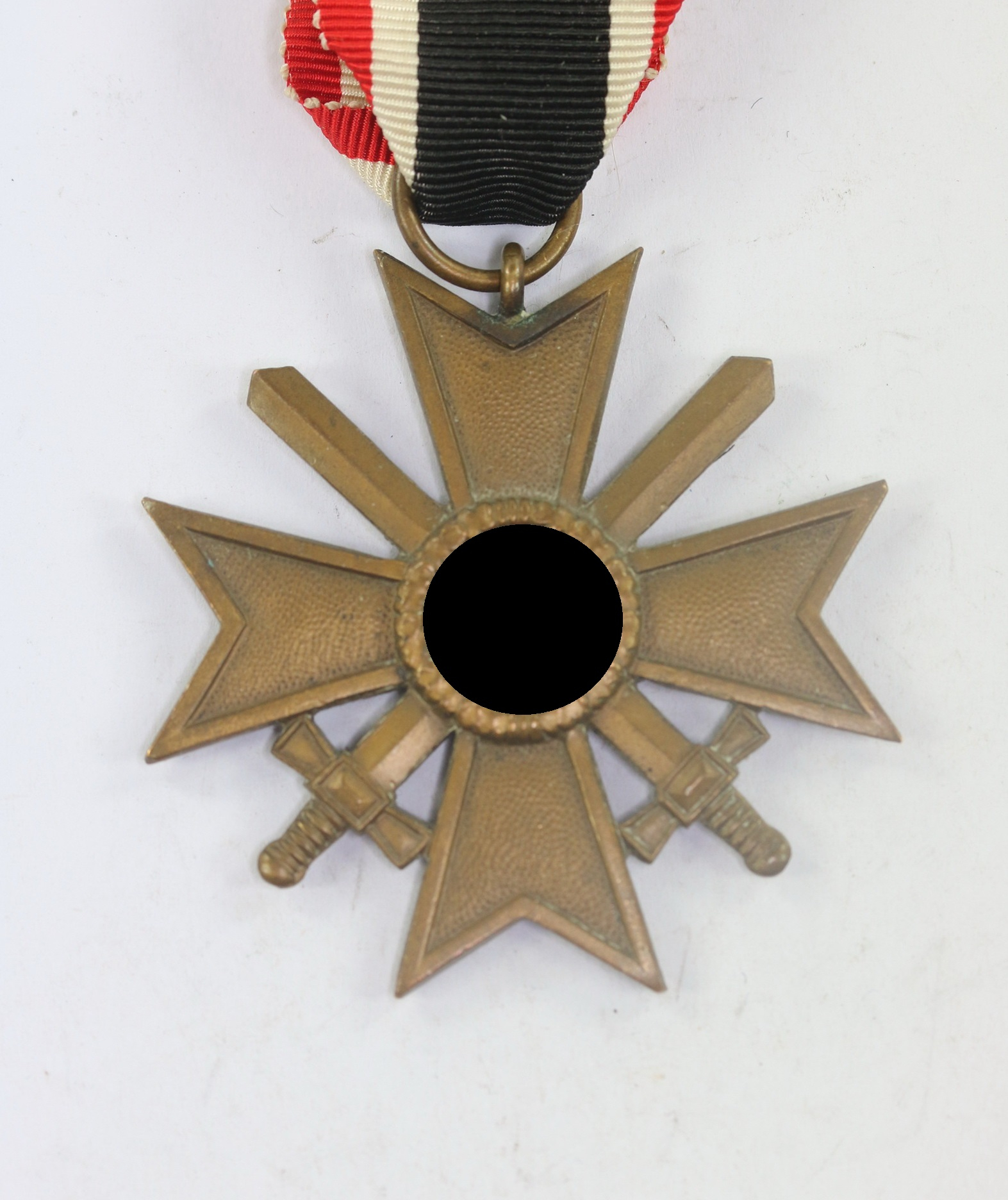  Kriegsverdienstkreuz 2. Klasse mit Schwertern, ohne Hersteller (Buntmetall) – Bild 1