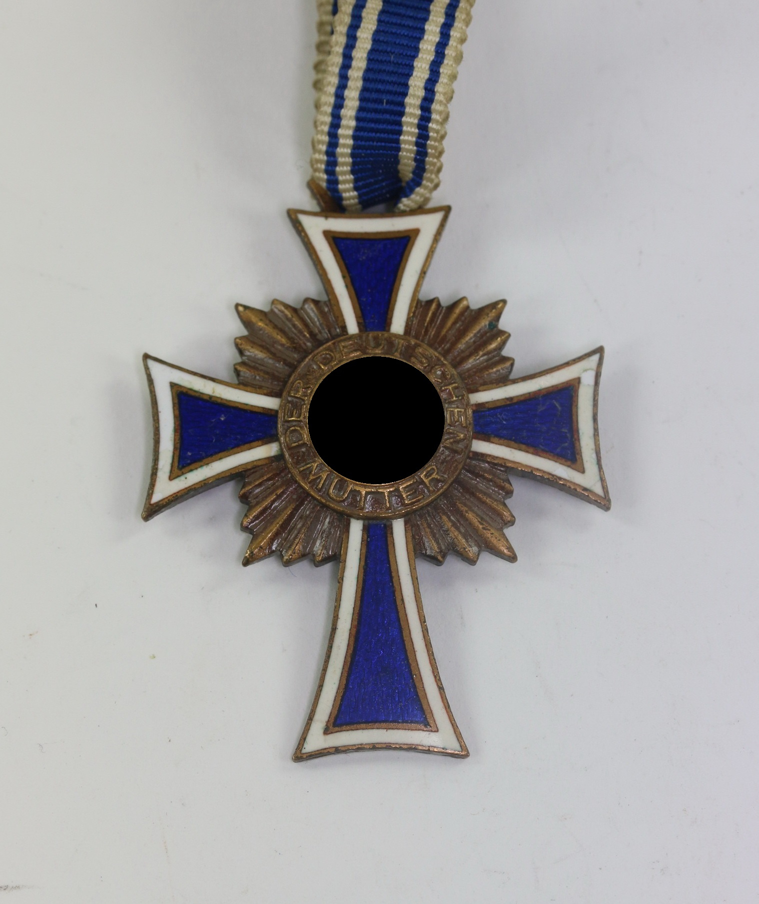  Mutterkreuz in Bronze, Ehrenkreuz der Deutschen Mutter – Bild 1