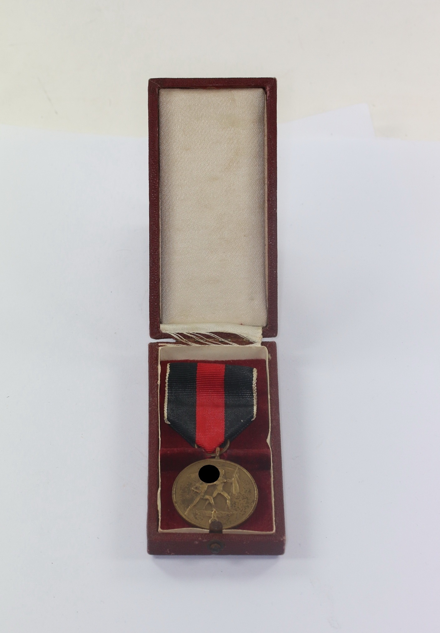 anschlu_medaille_sudetenland_1 Anschlußmedaille Sudetenland (1. Oktober 1938), im Etui – Bild 1