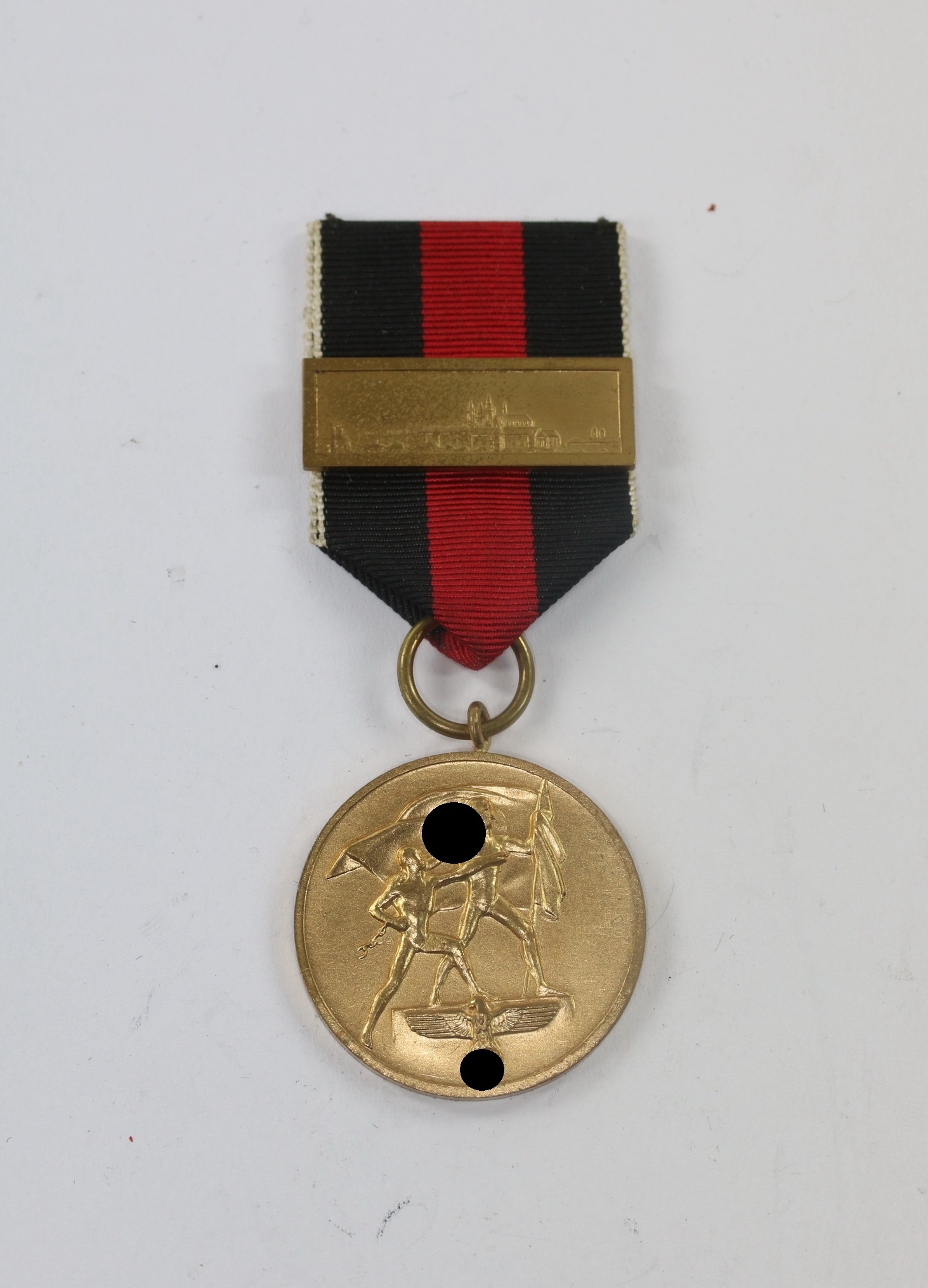 anschlu_medaille_sudetenland_1 Anschlußmedaille Sudetenland (1. Oktober 1938), mit Spange Pragerburg – Bild 1