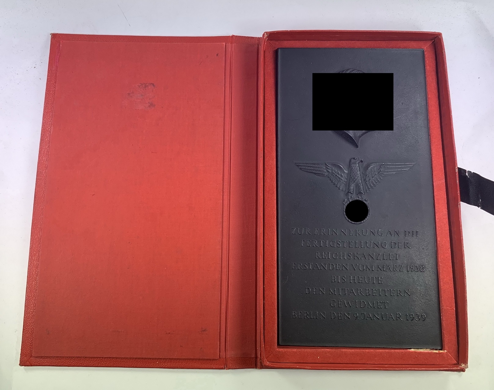 Arno Breker, Erinnerungsplakette an die Fertigstellung der Reichskanzlei 1938 – Bild 1