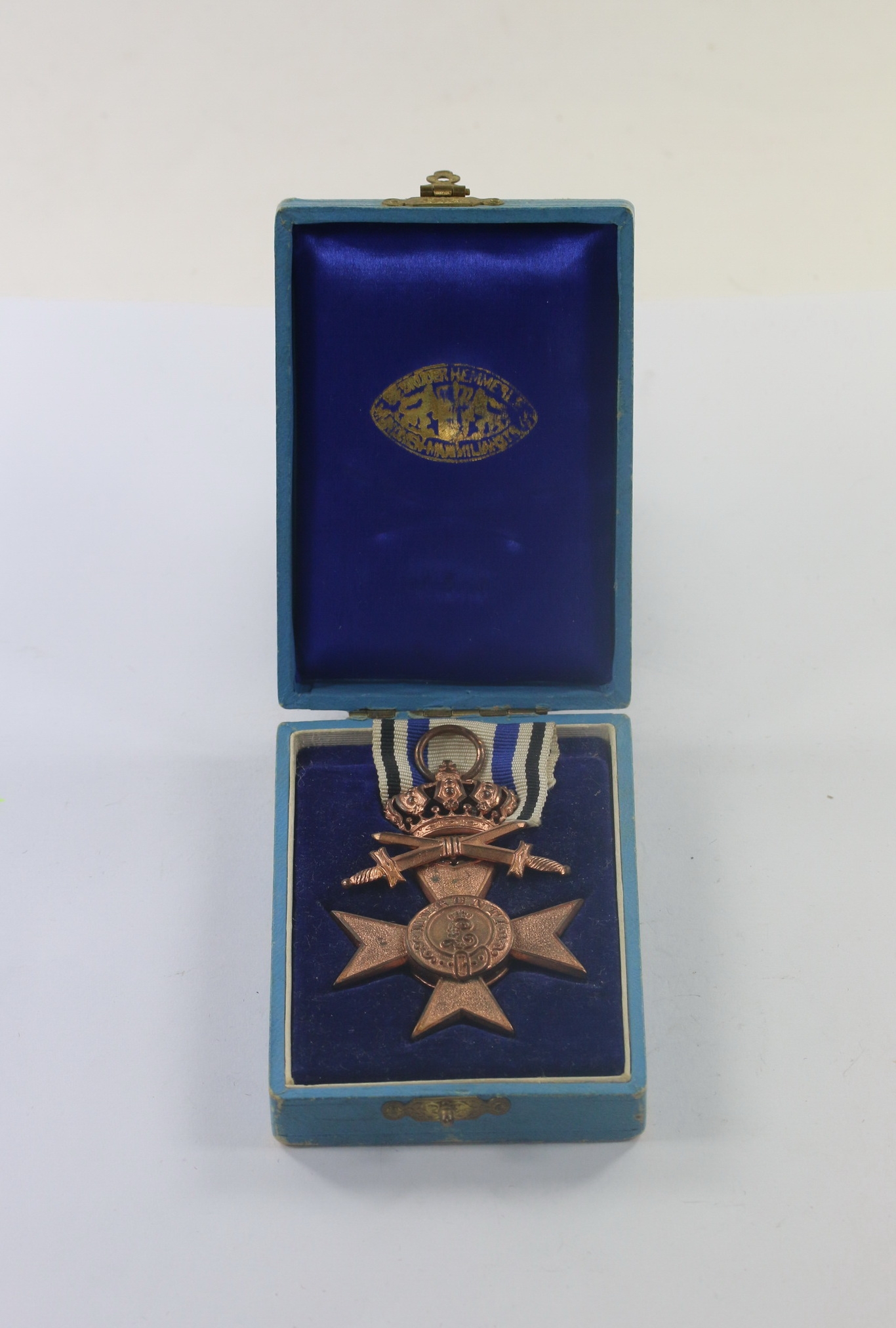 bayern_milit_rverdienstkreuz_3 Bayern, Militärverdienstkreuz 3. Klasse mit Schwertern und Krone, im Etui Gebrüder Hemmerle, München – Bild 1