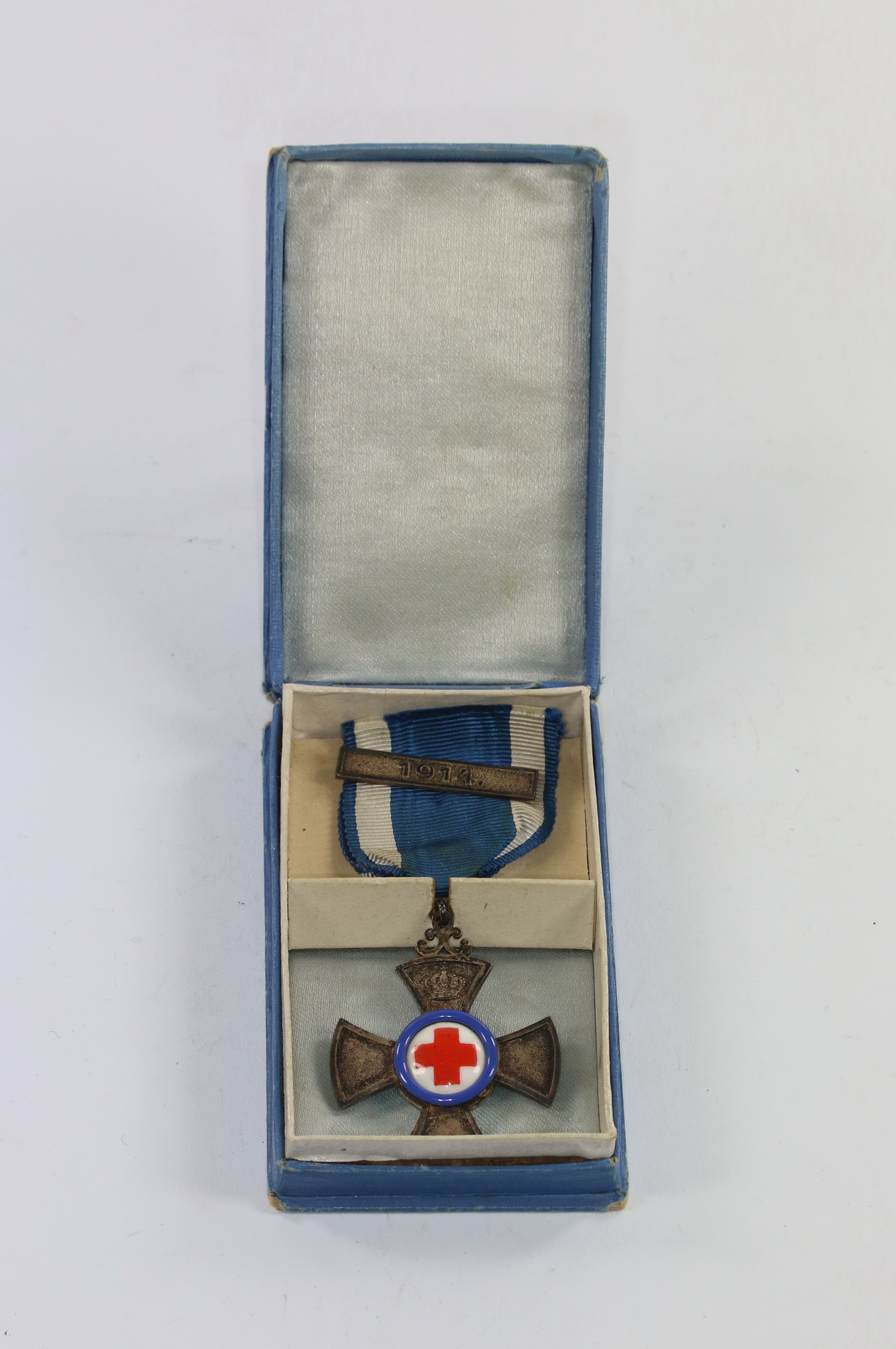 bayern_verdienstkreuz_f_r_freiwillige_krankenpflege_mit_spange_1914_im_etui_1_ Bayern, Verdienstkreuz für freiwillige Krankenpflege mit Spange 1914, im Etui – Bild 1