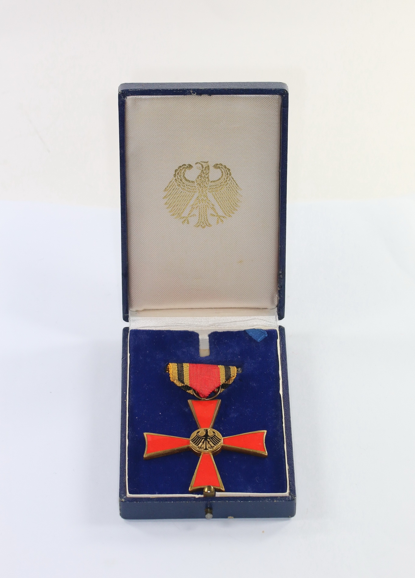 BRD, Bundesverdienstkreuz Verdienstkreuz am Band, im Etui, C.E. Juncker – Bild 1