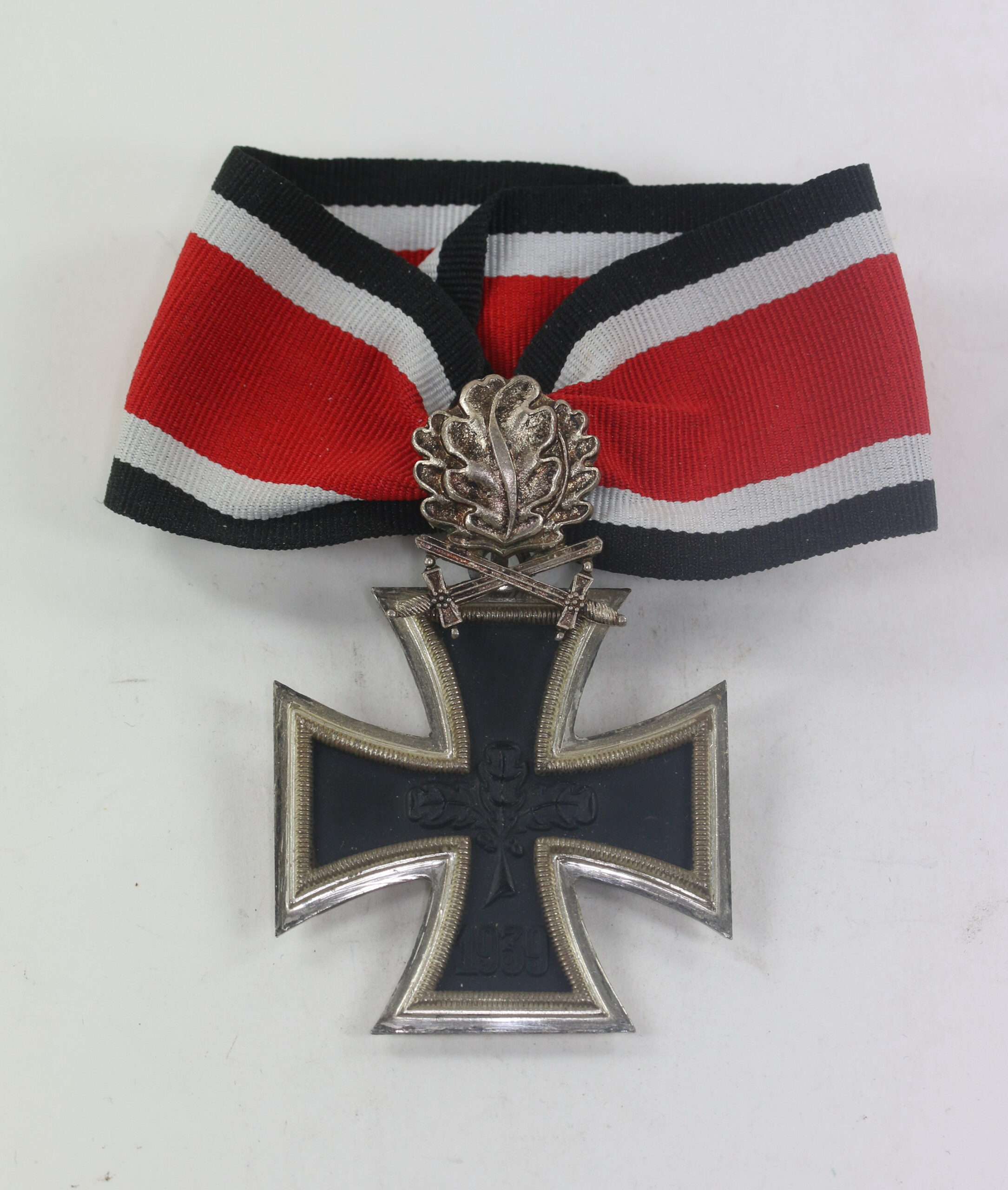 BRD, Ritterkreuz des Eisernen Kreuzes mit Eichenlaub und Schwertern 1957 – Bild 1