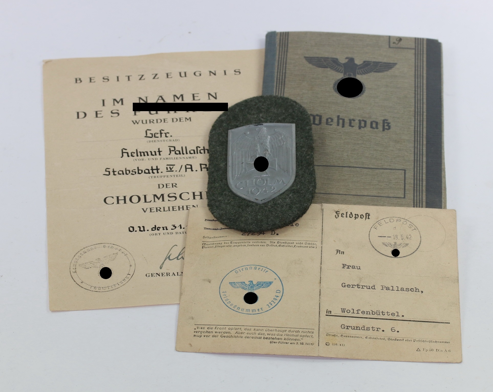 cholmschild_auf_heeresstoff_short_m_mit_urkunde_und_wehrpass_1__1 Cholmschild auf Heeresstoff, Short M, Mit Urkunde und Wehrpass – Bild 1