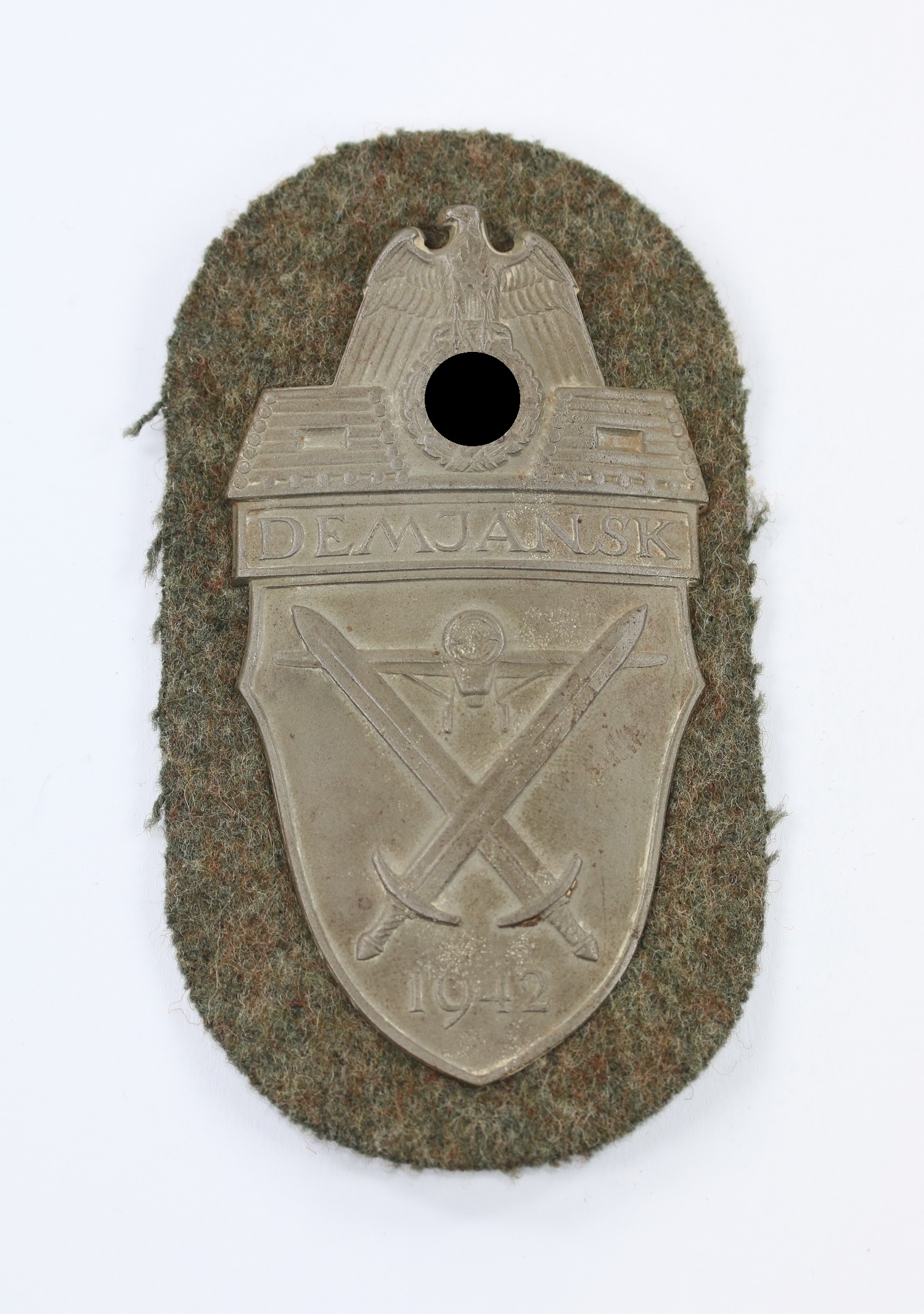 demjansk_schild_heeresstoff_1__1 Demjanskschild auf Heeresstoff – Bild 1