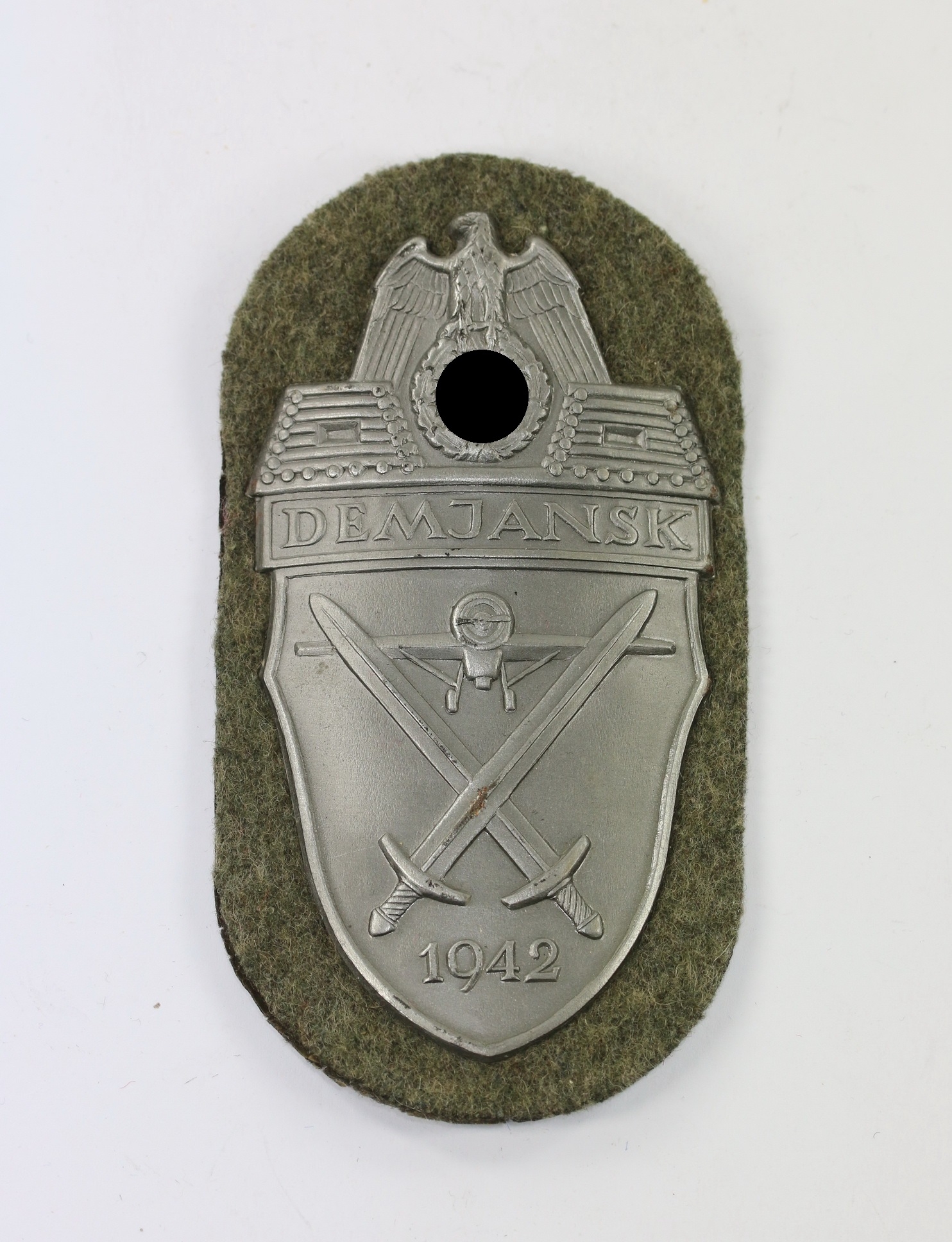 demjanskschild_auf_heeresstoff_karl_wurster_1__1 Demjanskschild auf Heeresstoff, Karl Wurster – Bild 1