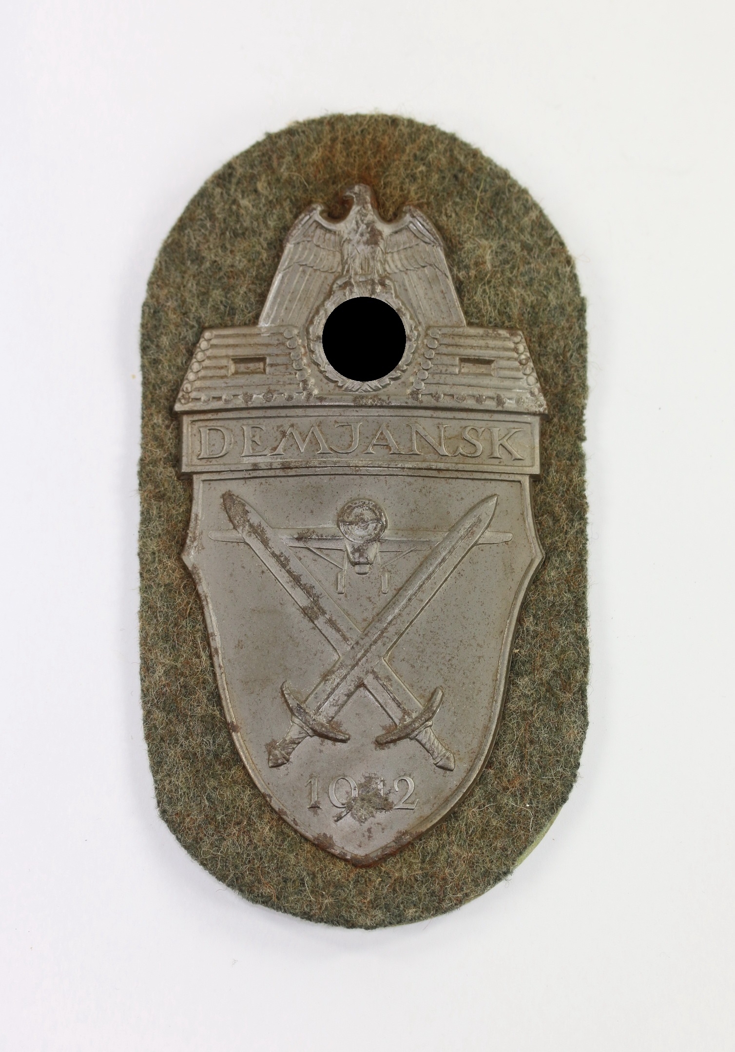demjanskschild_auf_heeresstoff_typ_4_1__1 Demjanskschild auf Heeresstoff, Typ 4.5 – Bild 1