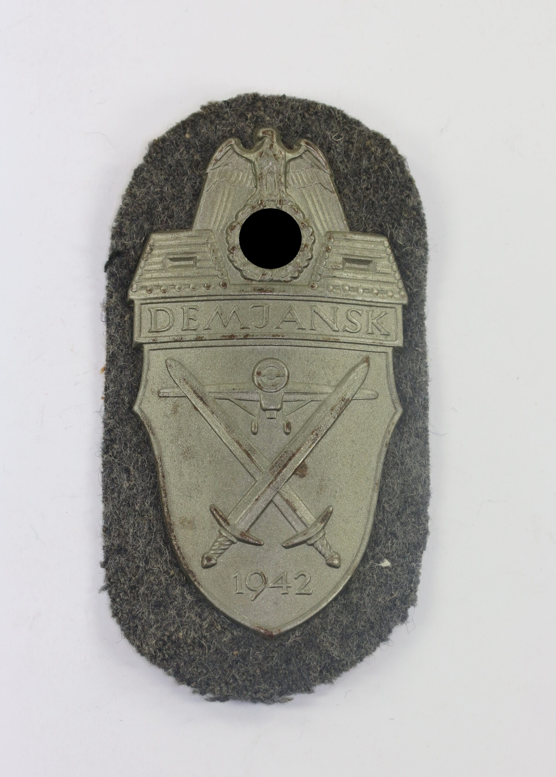 demjanskschild_auf_luftwaffenstoff_typ_4_1__1 Demjanskschild auf Luftwaffenstoff (!), Typ 4.2 – Bild 1