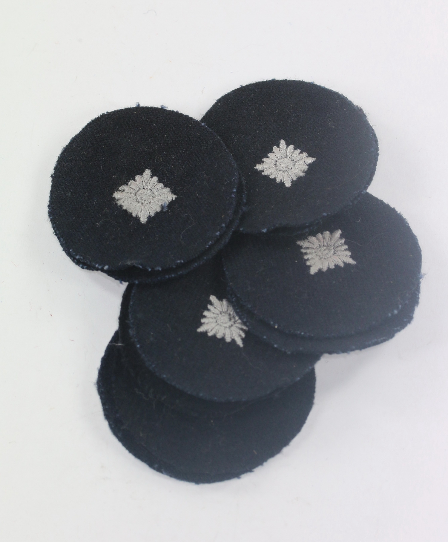  Deutsches Jungvolk (DJ), Ärmelabzeichen Jungzugführer, mit RZM Etikette, Hortfund (!) – Bild 1