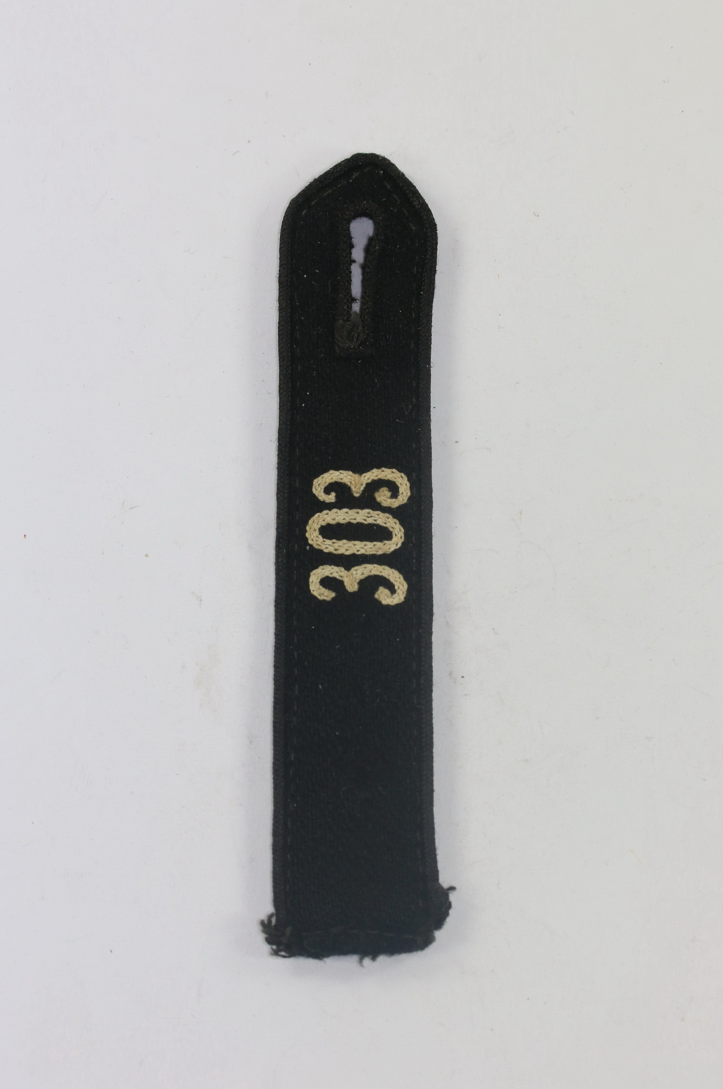 Deutsches Jungvolk (DJ), Schulterklappe Jungbann 303 (Dill-Eder/ Hessen-Nassau/ West) – Bild 1