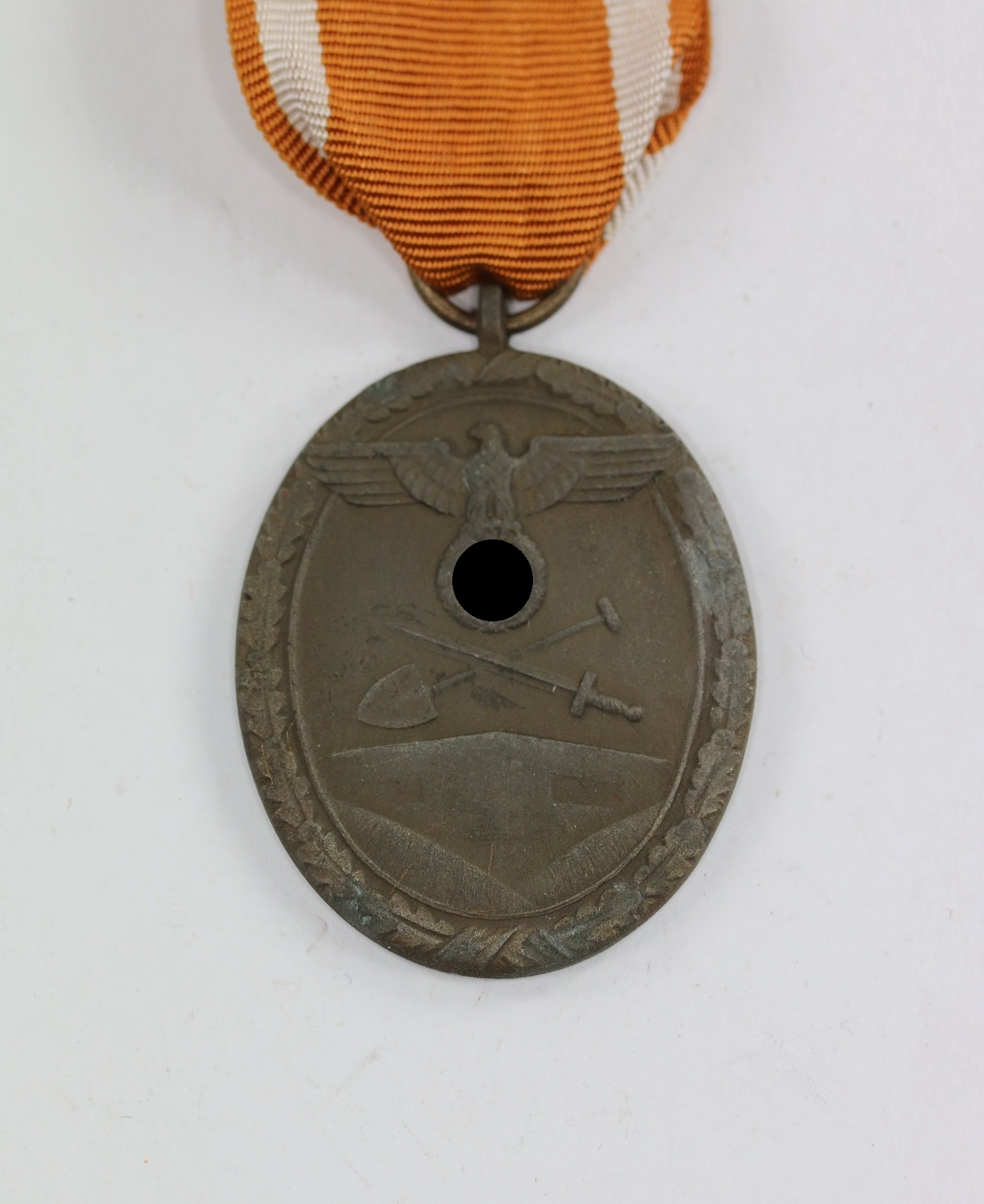 Deutsches Schutzwall Ehrenzeichen, Für Arbeit zum Schutze Deutschlands – Bild 1