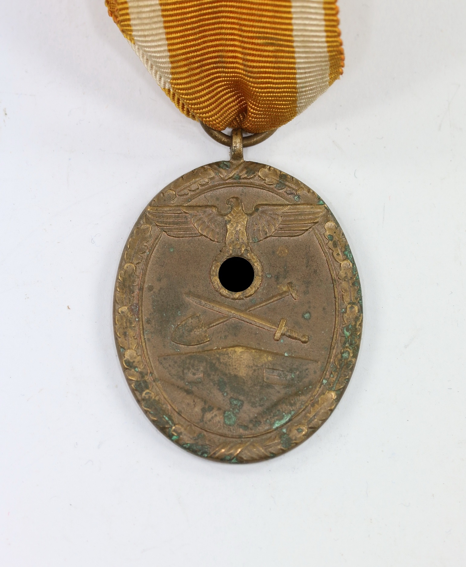 Deutsches Schutzwall Ehrenzeichen, Für Arbeit zum Schutze Deutschlands – Bild 1