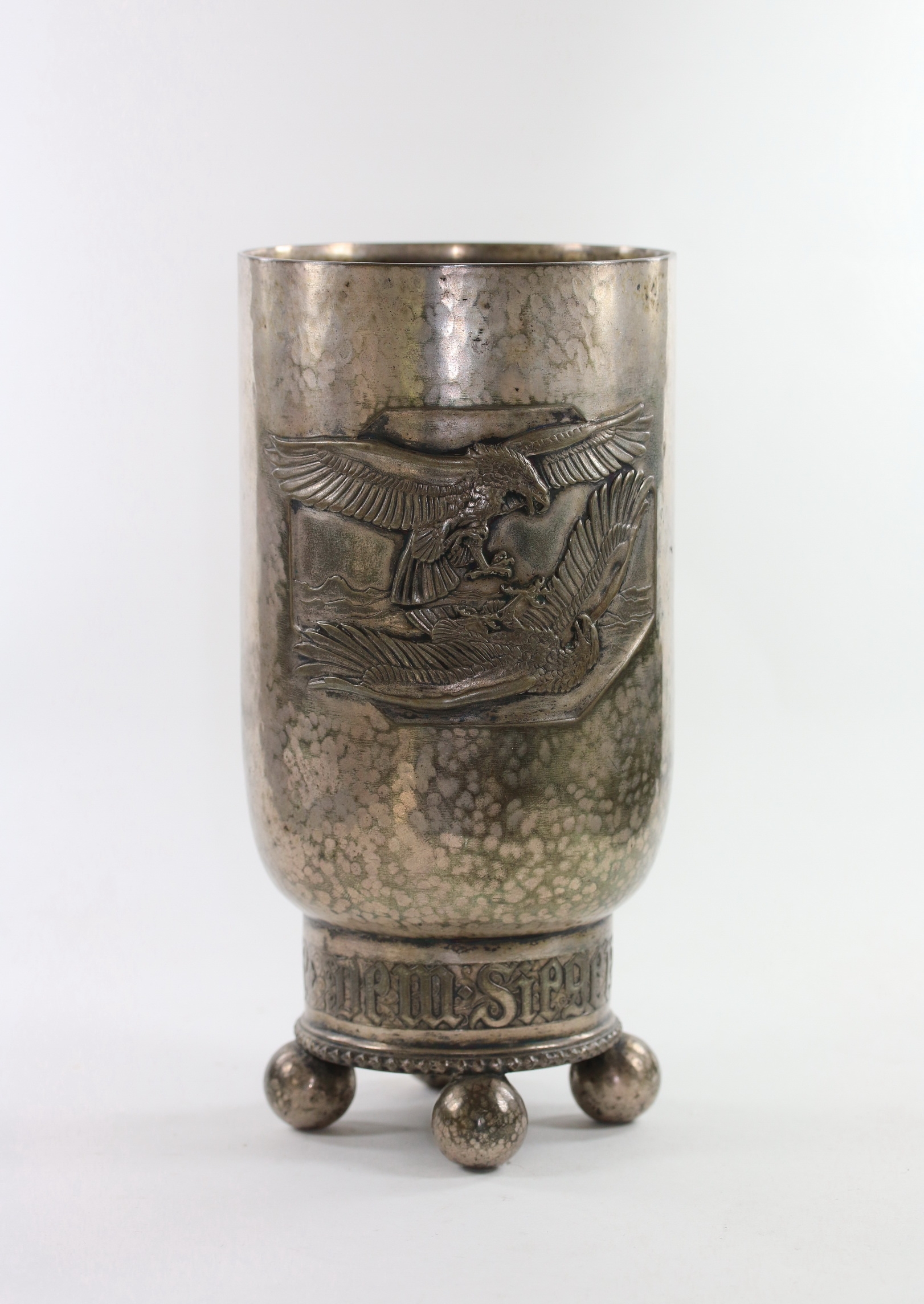 ehrenbecher_f_r_den_sieger_im_luftkampfe_eisen_1_ Ehrenbecher für den Sieger im Luftkampfe, Eisen – Bild 1