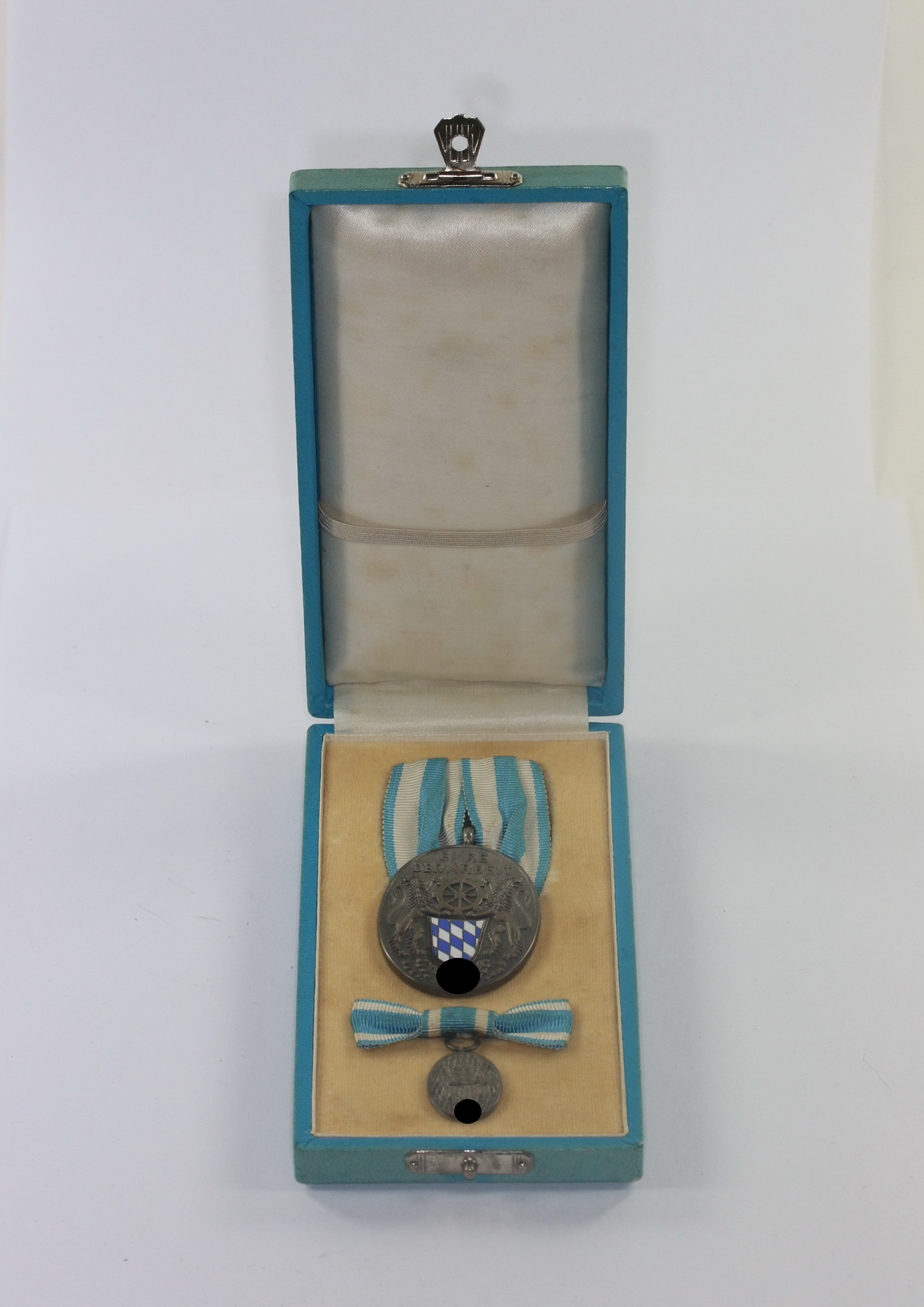  Ehrenzeichen des Bayerischen Industriellen-Verbandes für 25 Jahre Treue Dienste, im Etui Carl Poellath Schrobenhausen – Bild 1