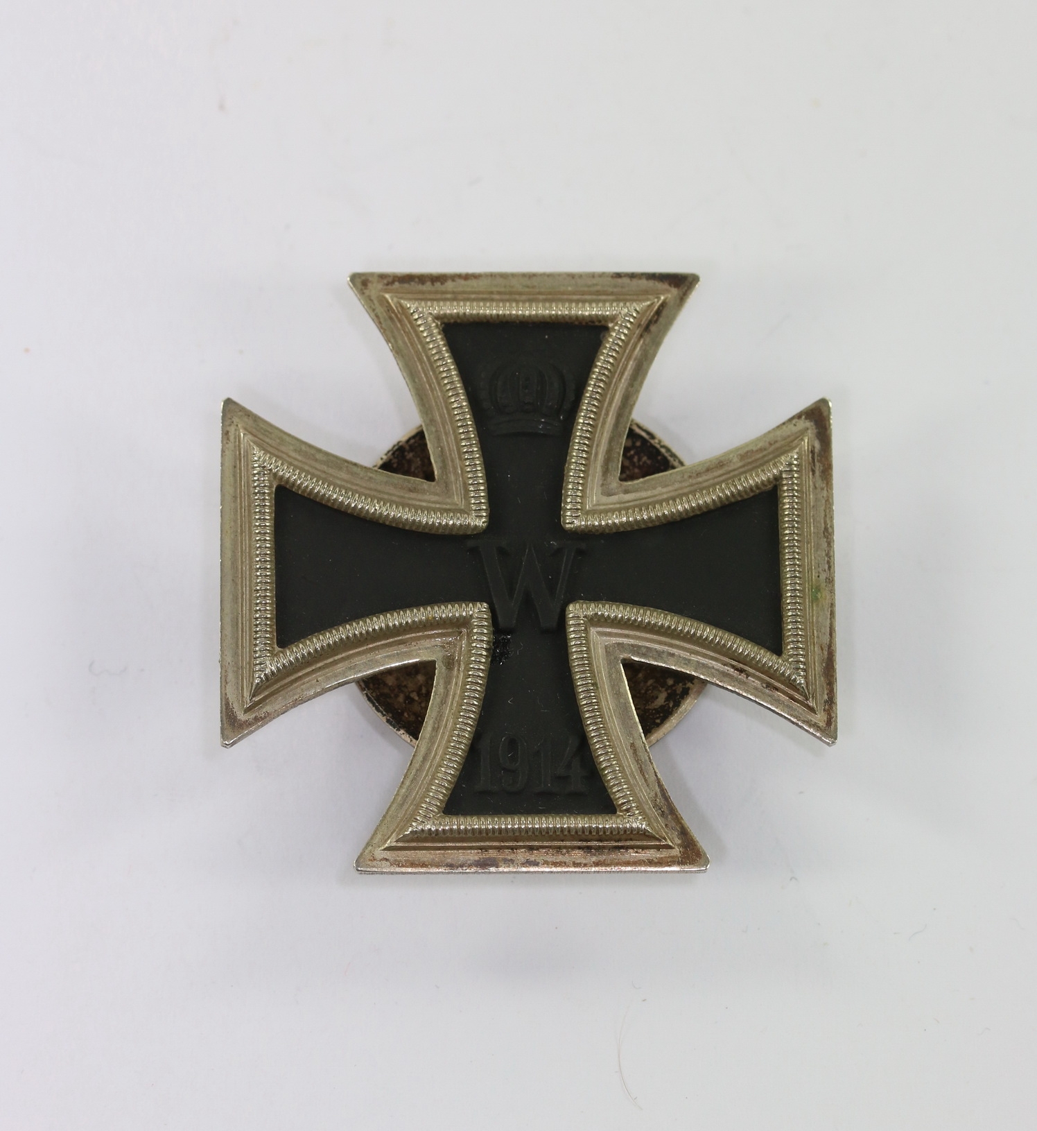 Eisernes Kreuz 1. Klasse 1914, in der Form von 1939, Hst. L/57, an Schraubscheine (!) – Bild 1
