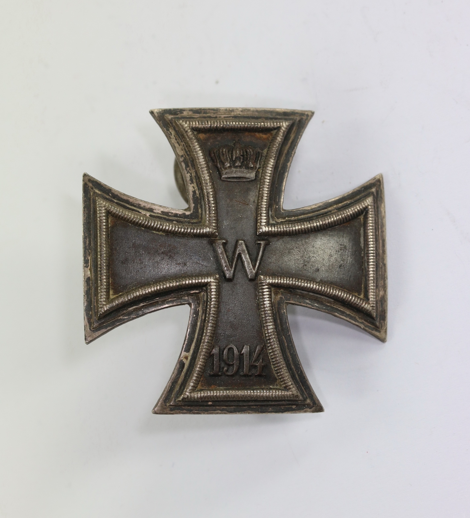 Eisernes Kreuz 1. Klasse 1914, Silber (800), an Scheibe und Muttern (!) – Bild 1