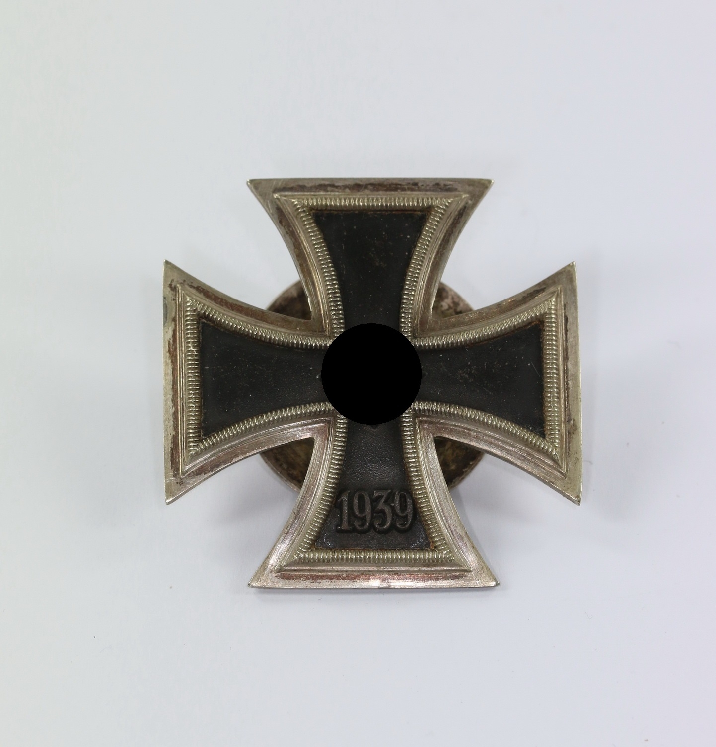Eisernes Kreuz 1. Klasse 1939, Hst. L/16, an Schraubscheibe – Bild 1