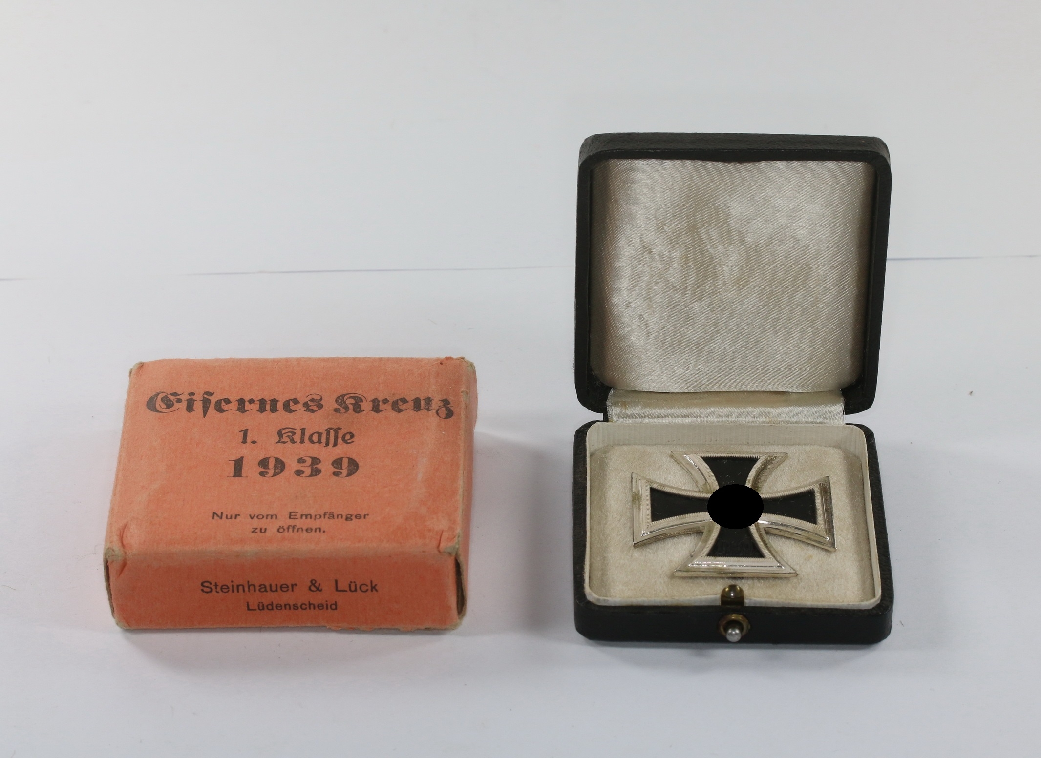  Eisernes Kreuz 1. Klasse 1939, Hst. 4, im Etui mit Umkarton Steinhauer & Lück, Lüdenscheid – Bild 1